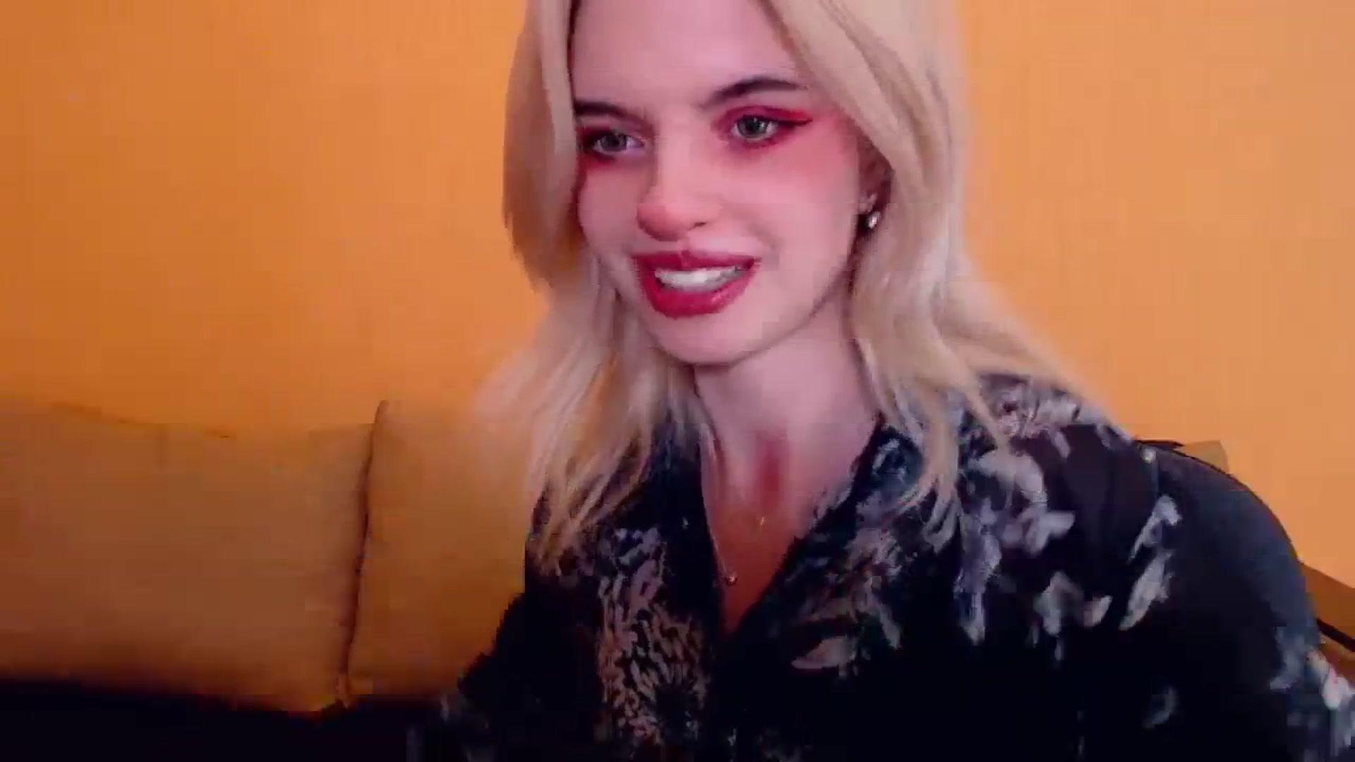 Gallery image thumbnail from Erineys's myfreecams stream on, 01/06/2024, 17:15 image 14 of 20