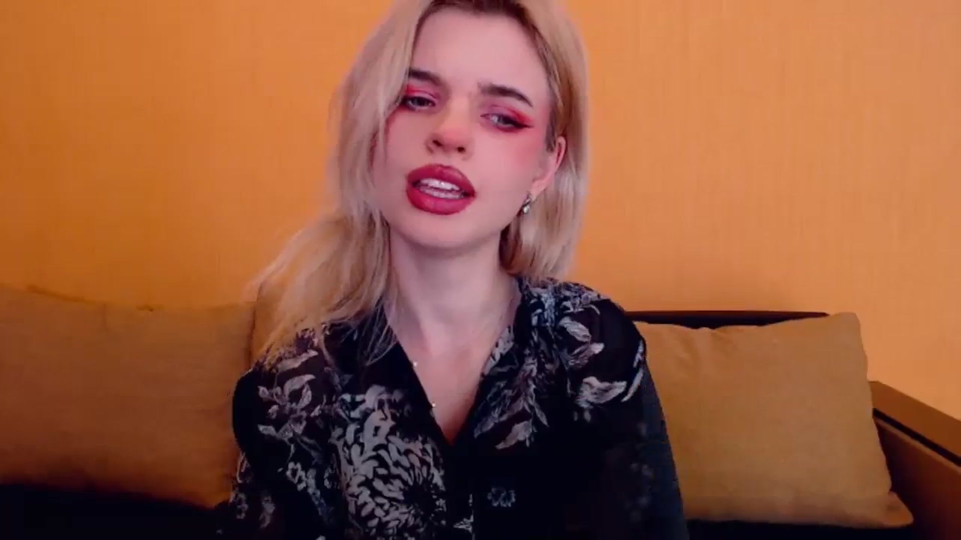 Gallery image thumbnail from Erineys's myfreecams stream on, 01/06/2024, 17:15 image 10 of 20