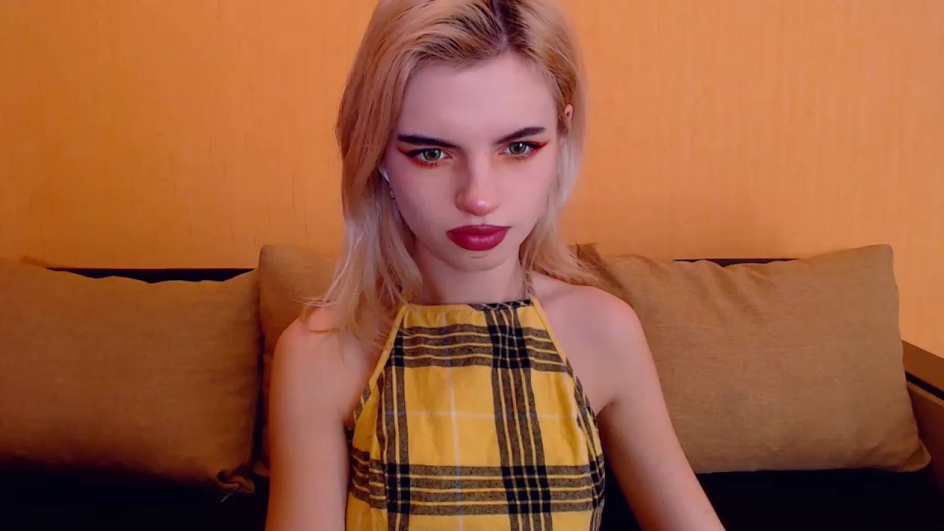 Gallery image thumbnail from Erineys's myfreecams stream on, 01/07/2024, 16:45 image 15 of 20