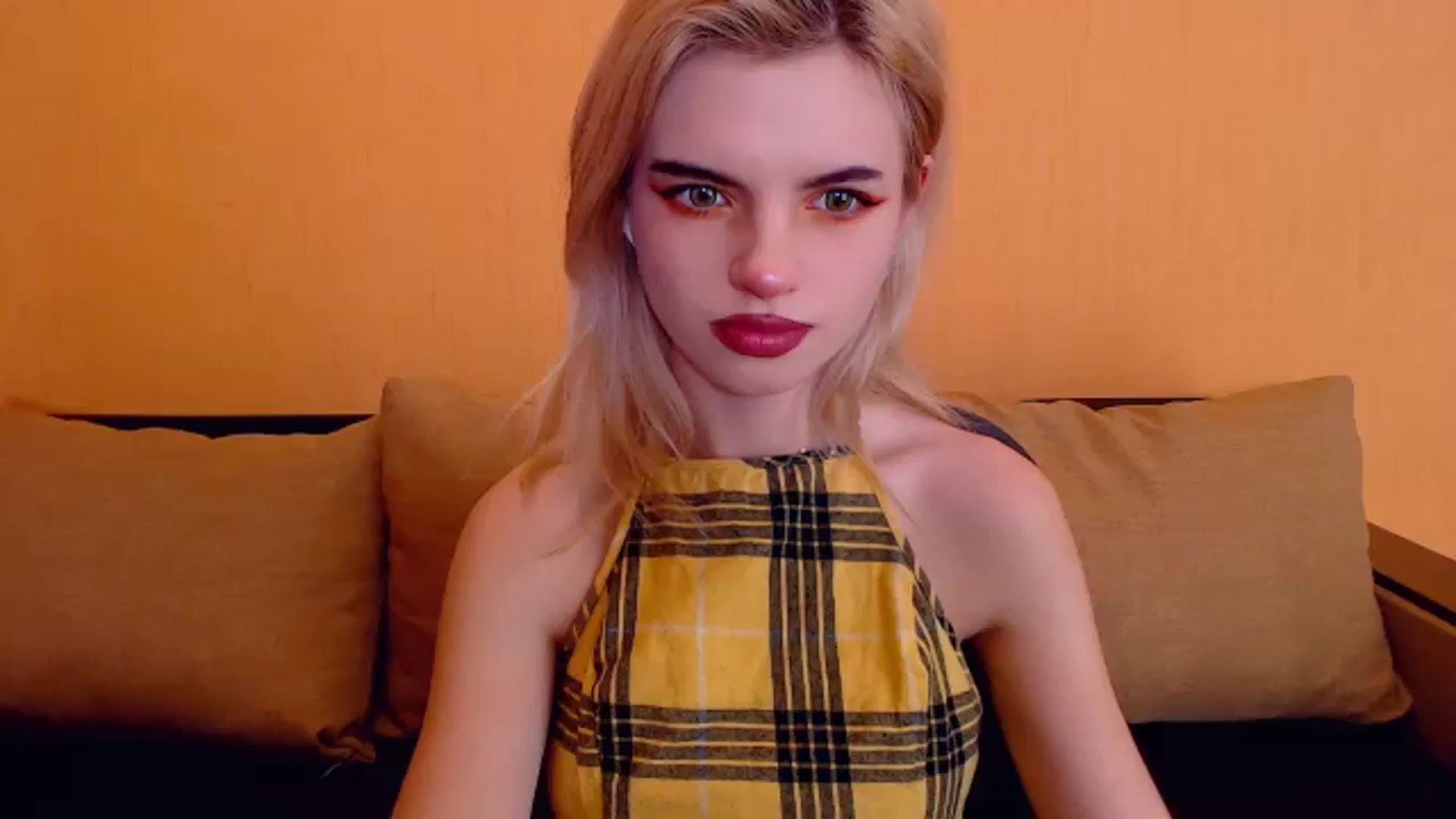 Gallery image thumbnail from Erineys's myfreecams stream on, 01/07/2024, 16:45 image 9 of 20