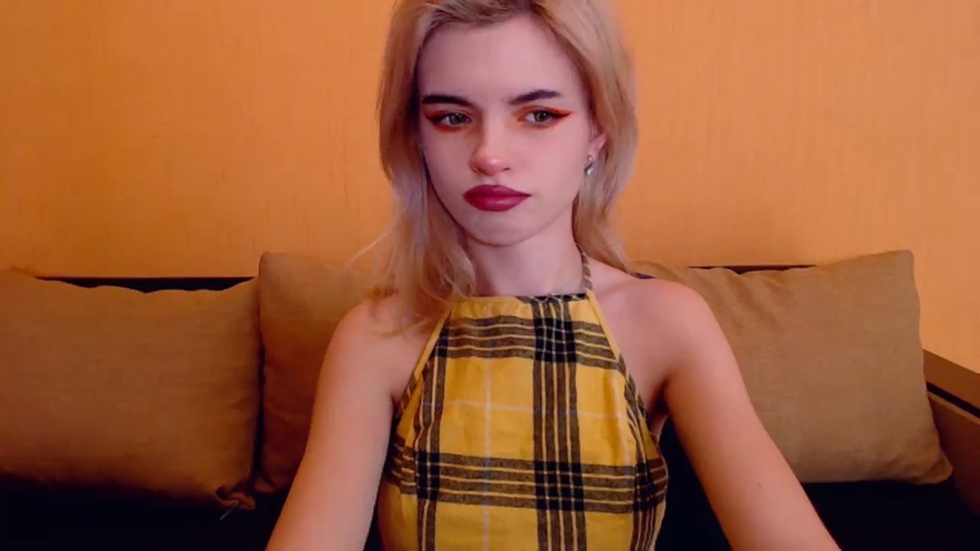 Gallery image thumbnail from Erineys's myfreecams stream on, 01/07/2024, 16:45 image 5 of 20