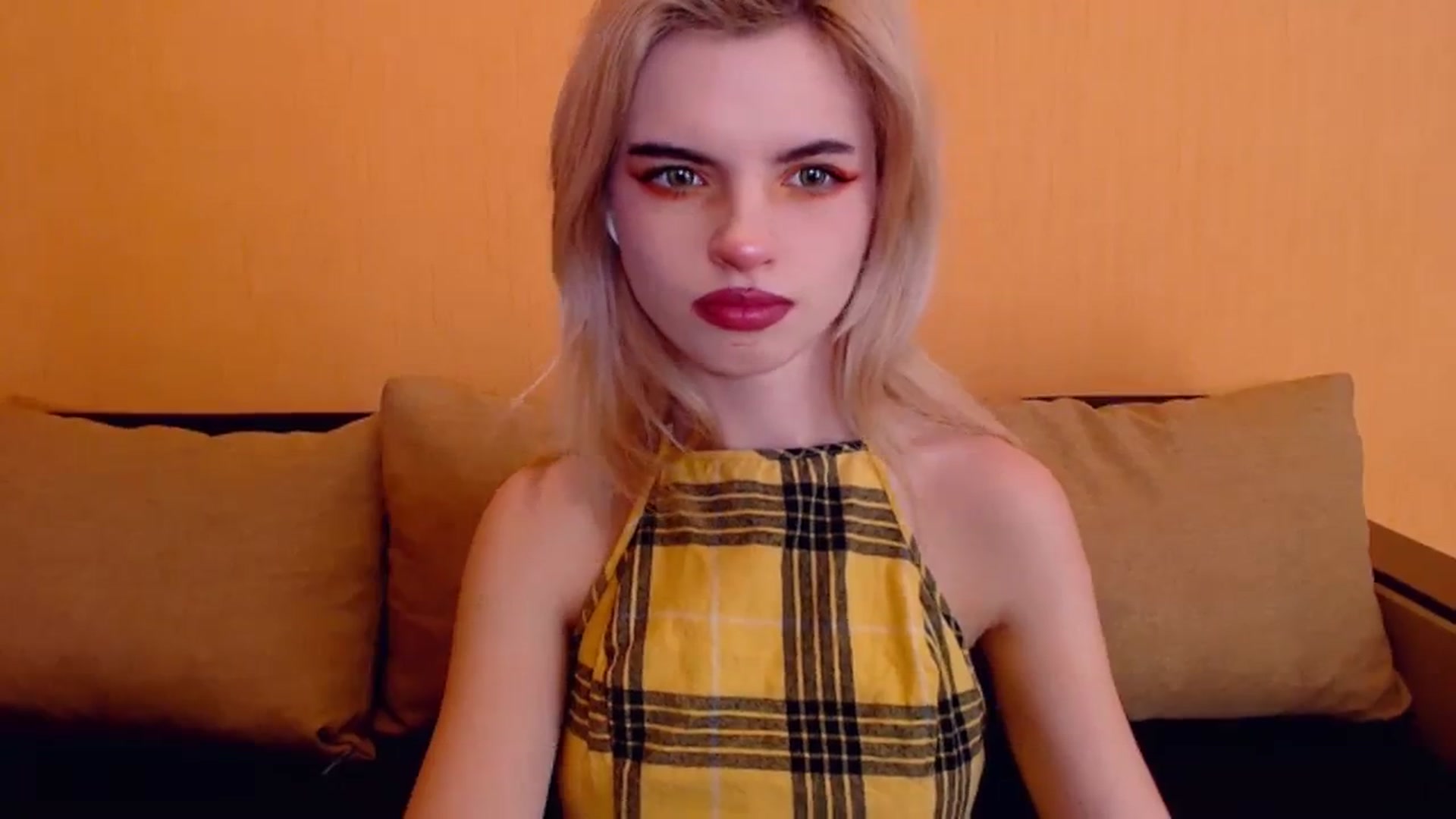 Gallery image thumbnail from Erineys's myfreecams stream on, 01/07/2024, 16:45 image 11 of 20