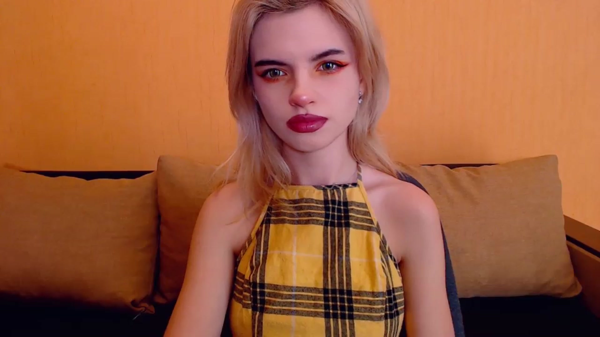 Gallery image thumbnail from Erineys's myfreecams stream on, 01/07/2024, 16:45 image 7 of 20