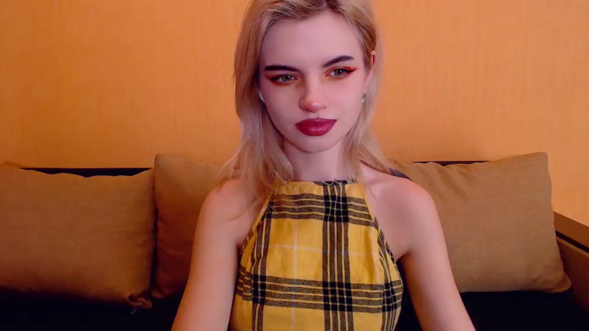 Gallery image thumbnail from Erineys's myfreecams stream on, 01/07/2024, 16:45 image 8 of 20