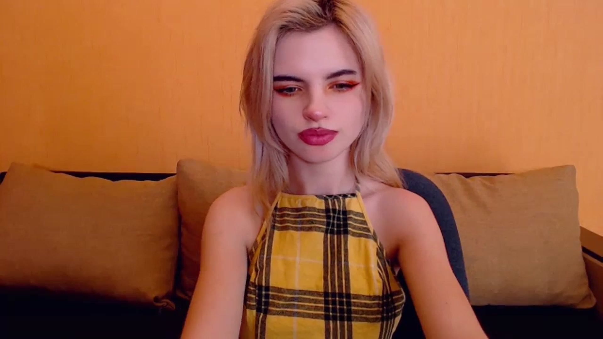 Gallery image thumbnail from Erineys's myfreecams stream on, 01/07/2024, 18:47 image 2 of 20