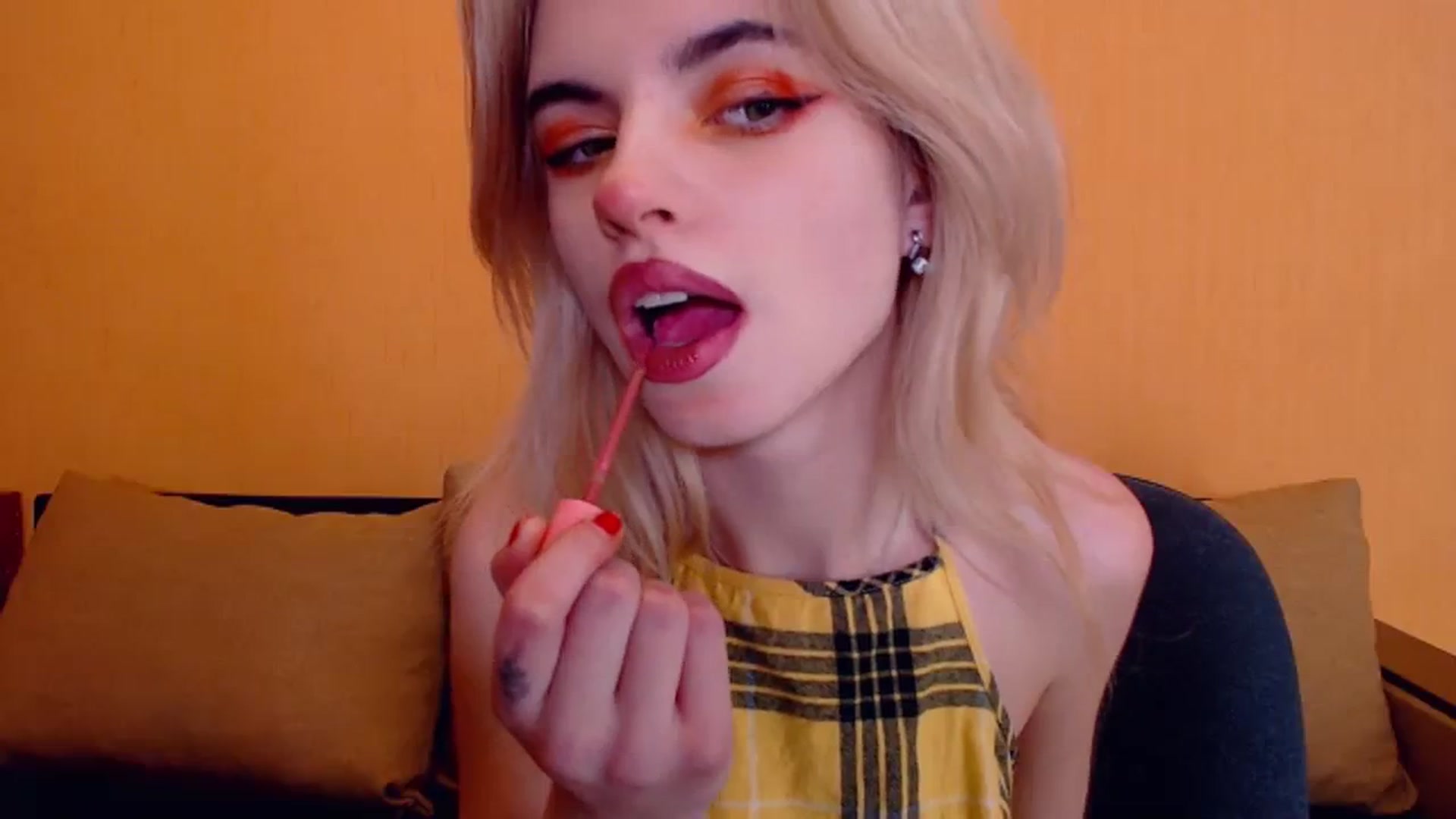 Gallery image thumbnail from Erineys's myfreecams stream on, 01/07/2024, 18:47 image 9 of 20