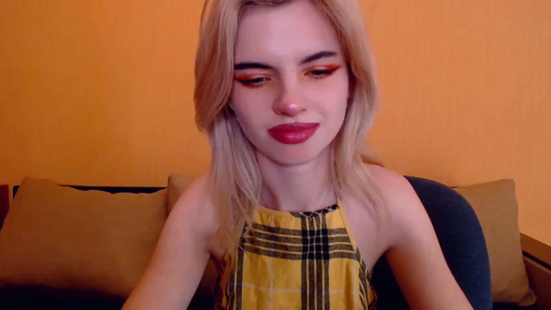 Gallery image thumbnail from Erineys's myfreecams stream on, 01/07/2024, 18:47 image 15 of 20