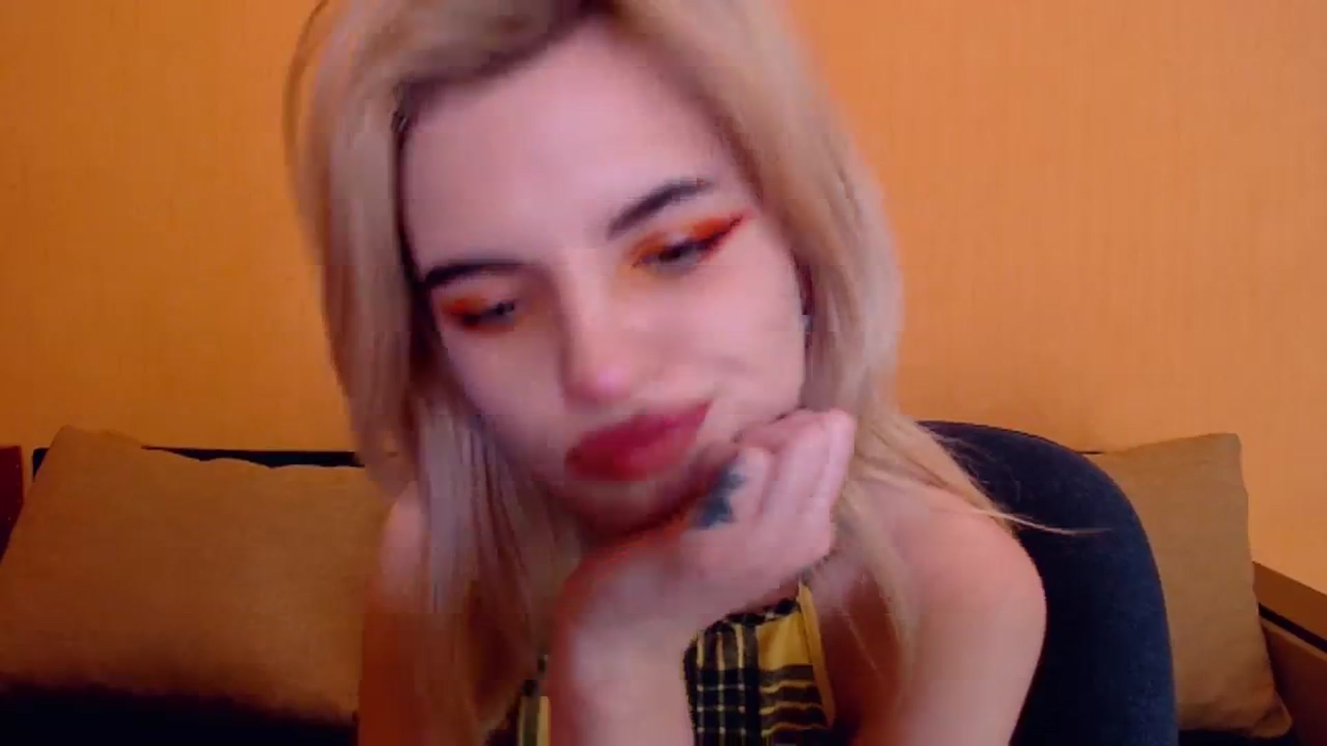 Gallery image thumbnail from Erineys's myfreecams stream on, 01/07/2024, 18:47 image 17 of 20