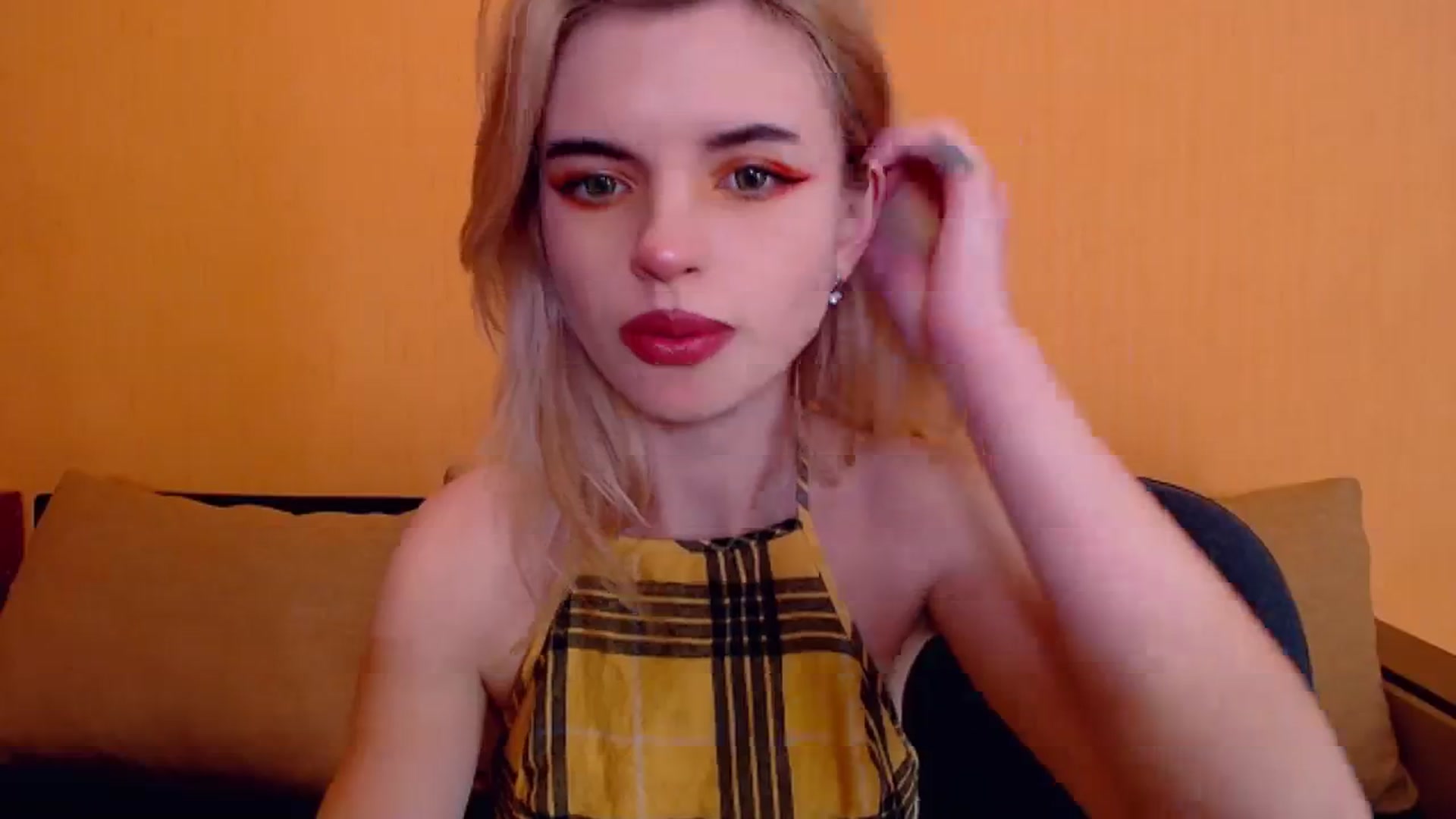 Gallery image thumbnail from Erineys's myfreecams stream on, 01/07/2024, 18:47 image 11 of 20