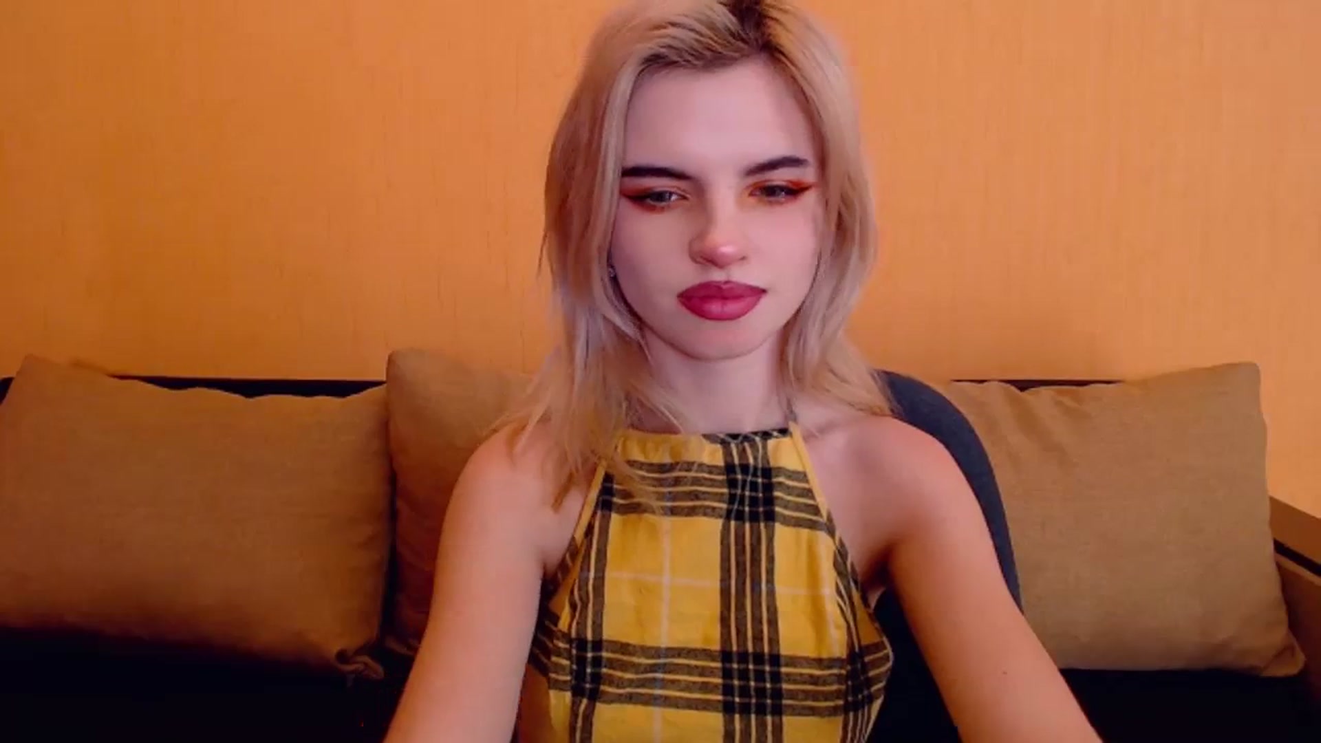 Gallery image thumbnail from Erineys's myfreecams stream on, 01/07/2024, 18:47 image 4 of 20