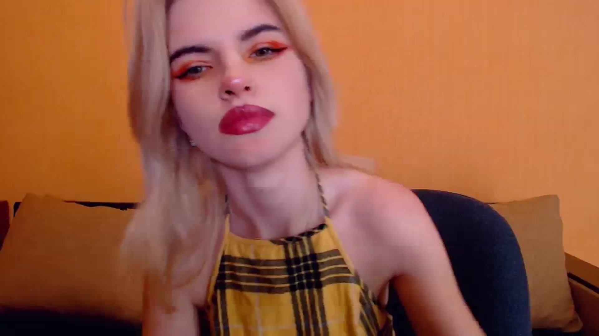 Gallery image thumbnail from Erineys's myfreecams stream on, 01/07/2024, 18:47 image 16 of 20