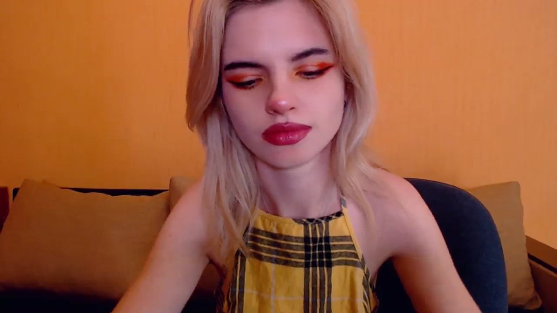 Gallery image thumbnail from Erineys's myfreecams stream on, 01/07/2024, 18:47 image 13 of 20