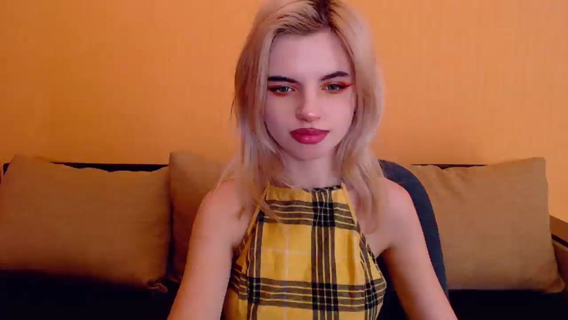 Gallery image thumbnail from Erineys's myfreecams stream on, 01/07/2024, 18:47 image 6 of 20