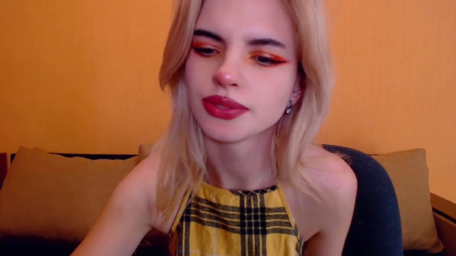 Gallery image thumbnail from Erineys's myfreecams stream on, 01/07/2024, 18:47 image 14 of 20