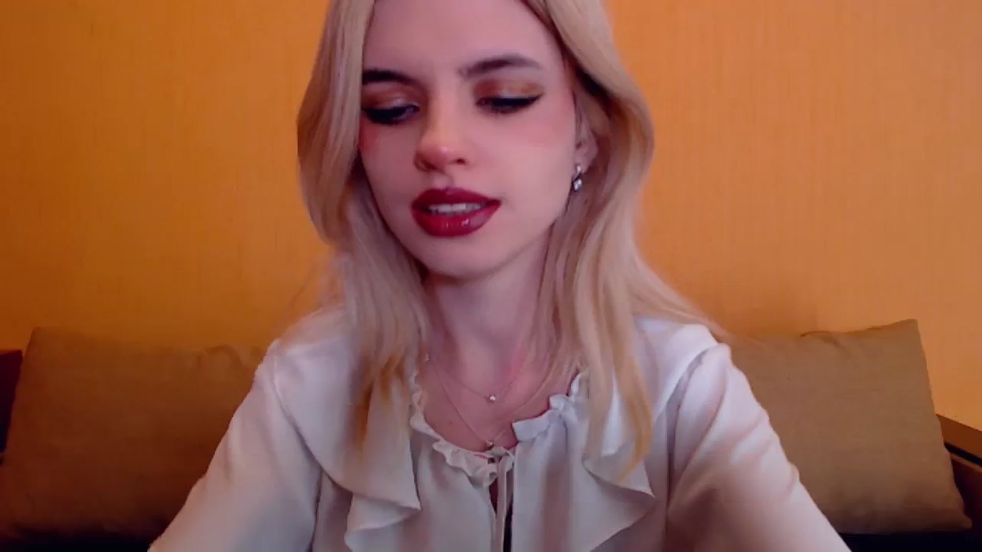 Gallery image thumbnail from Erineys's myfreecams stream on, 01/11/2024, 14:52 image 13 of 20