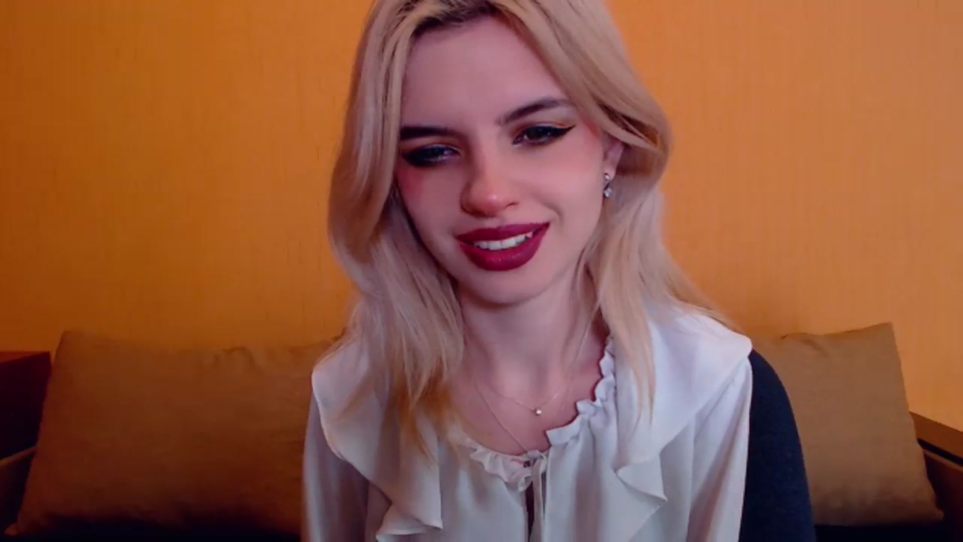 Gallery image thumbnail from Erineys's myfreecams stream on, 01/11/2024, 14:52 image 6 of 20