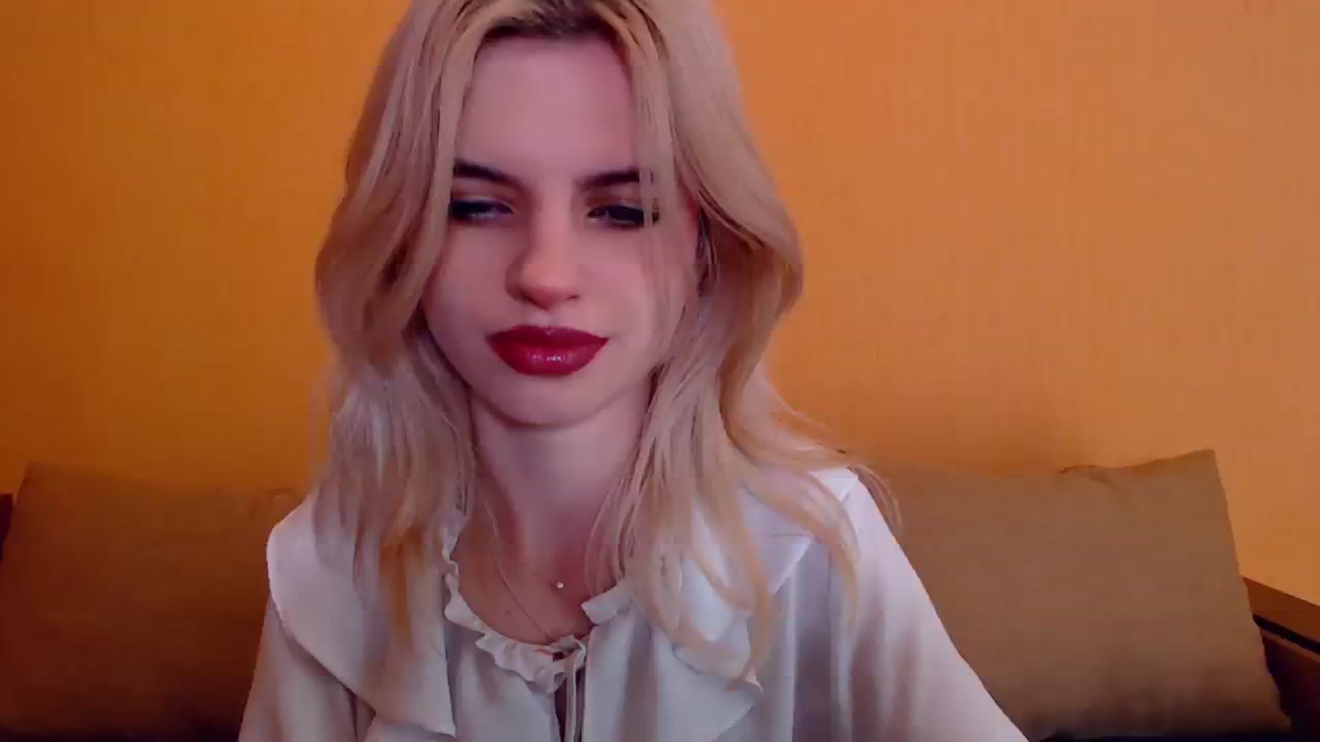 Gallery image thumbnail from Erineys's myfreecams stream on, 01/11/2024, 14:52 image 18 of 20