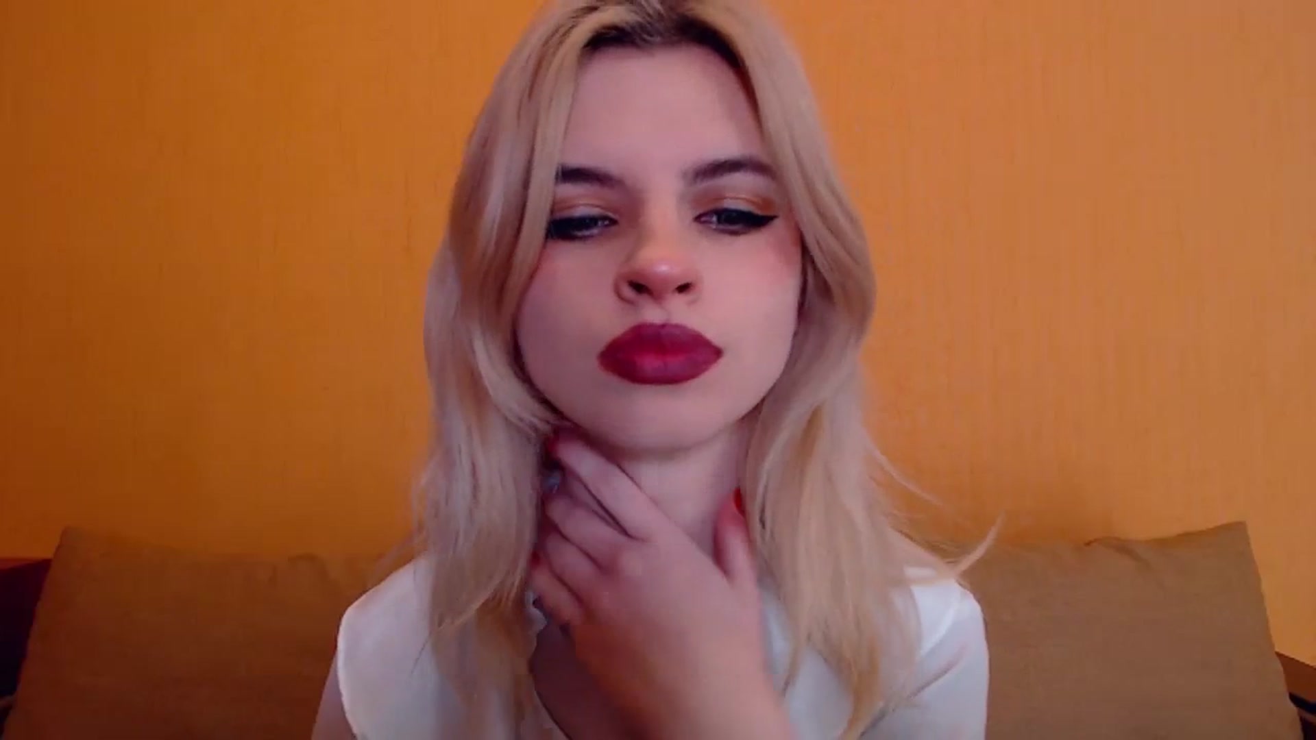 Gallery image thumbnail from Erineys's myfreecams stream on, 01/11/2024, 14:52 image 2 of 20