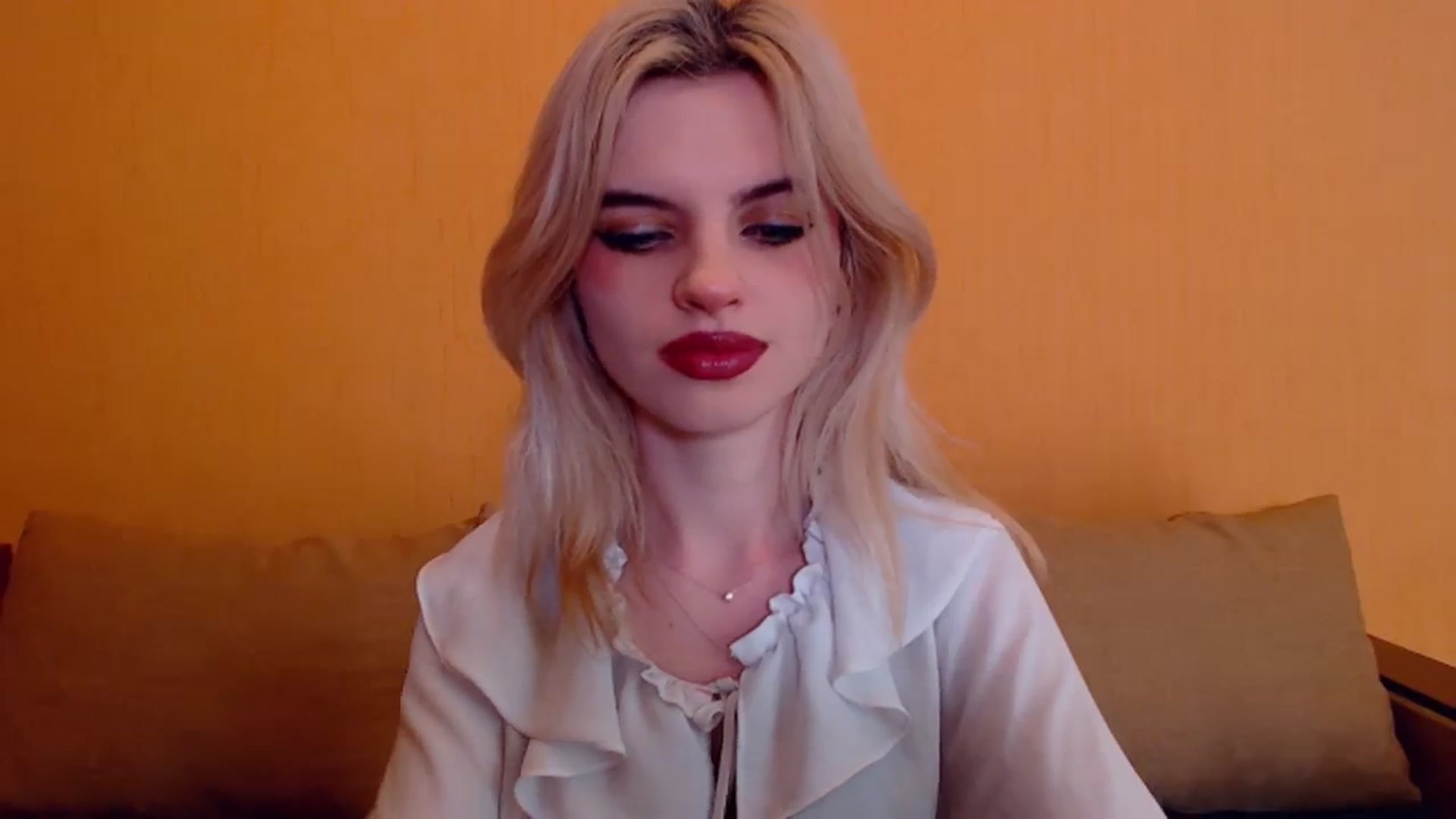 Gallery image thumbnail from Erineys's myfreecams stream on, 01/11/2024, 14:52 image 17 of 20