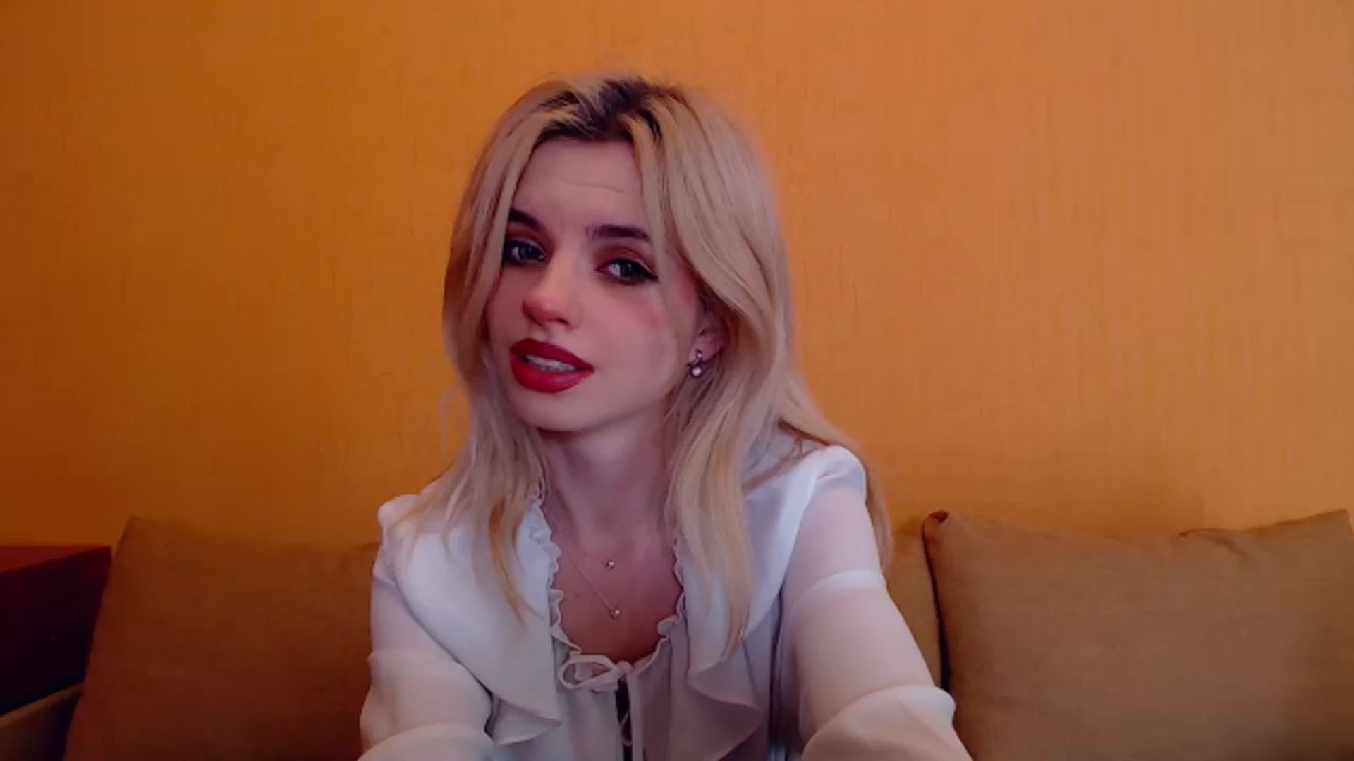 Gallery image thumbnail from Erineys's myfreecams stream on, 01/11/2024, 17:03 image 8 of 20