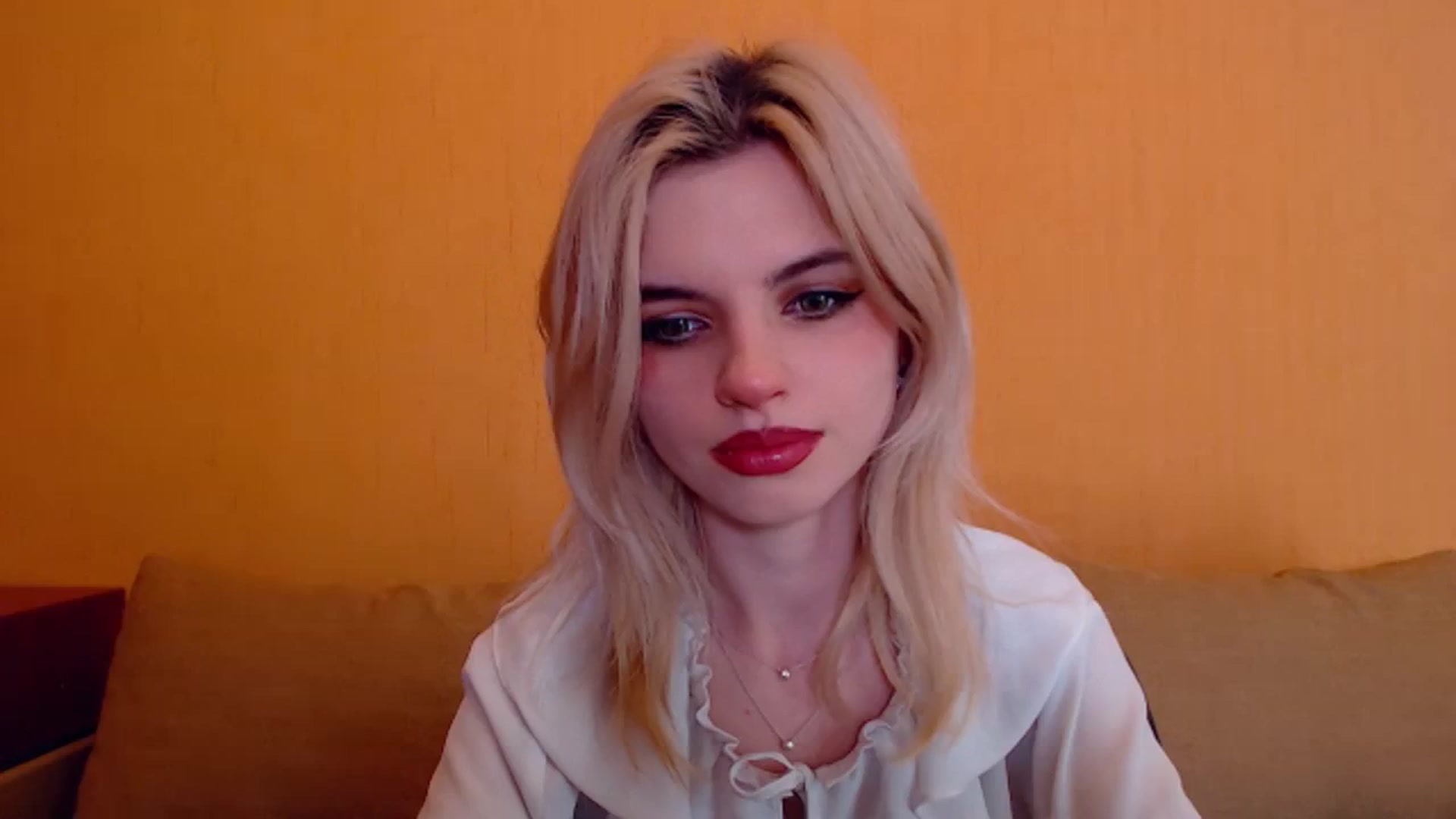 Gallery image thumbnail from Erineys's myfreecams stream on, 01/11/2024, 17:03 image 2 of 20
