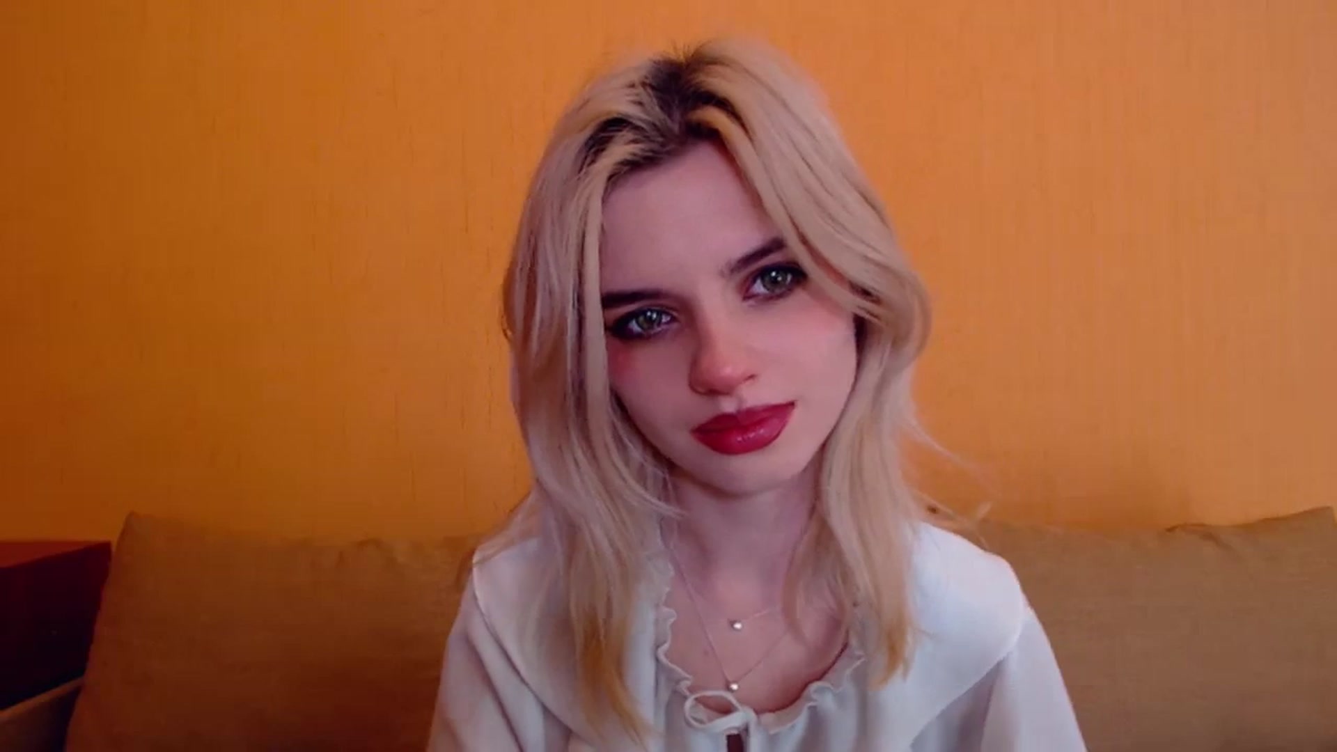 Gallery image thumbnail from Erineys's myfreecams stream on, 01/11/2024, 17:03 image 5 of 20