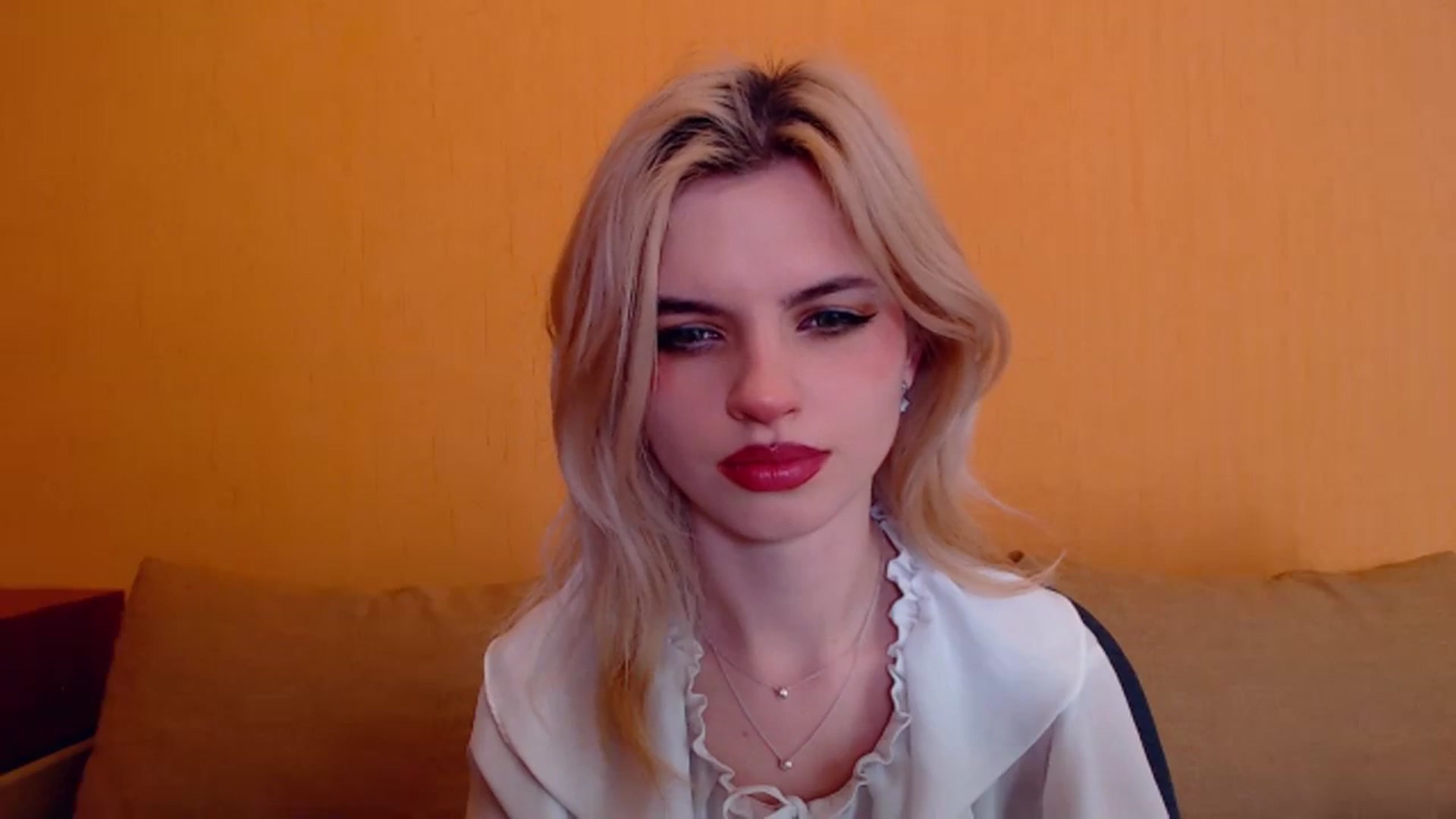 Gallery image thumbnail from Erineys's myfreecams stream on, 01/11/2024, 17:03 image 3 of 20