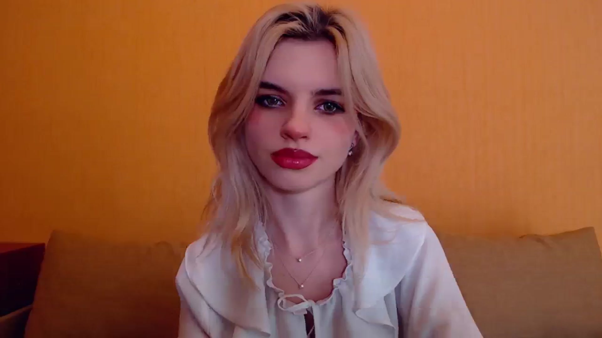 Gallery image thumbnail from Erineys's myfreecams stream on, 01/11/2024, 17:03 image 14 of 20