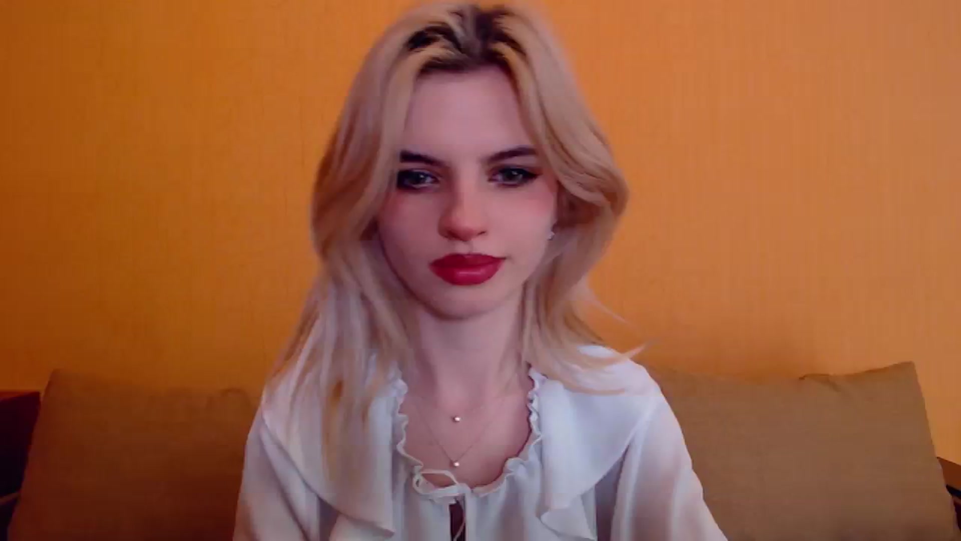 Gallery image thumbnail from Erineys's myfreecams stream on, 01/11/2024, 17:03 image 19 of 20