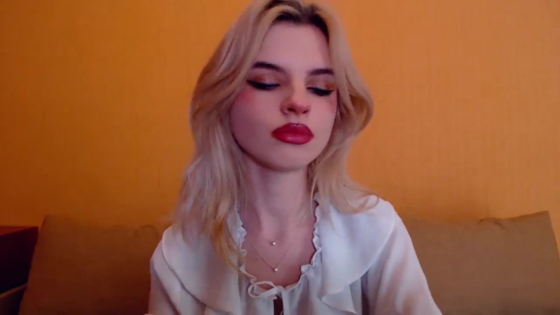 Gallery image thumbnail from Erineys's myfreecams stream on, 01/11/2024, 17:03 image 13 of 20