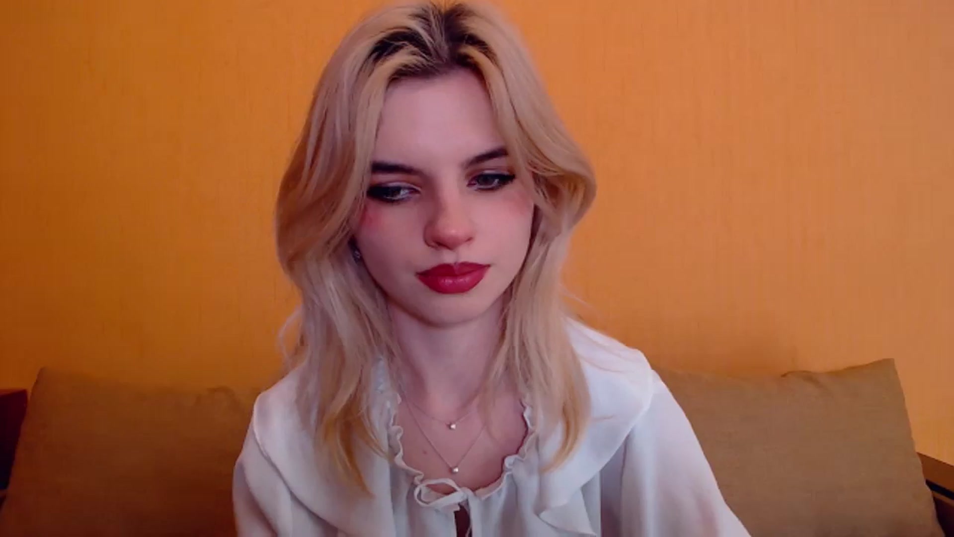 Gallery image thumbnail from Erineys's myfreecams stream on, 01/11/2024, 17:03 image 16 of 20