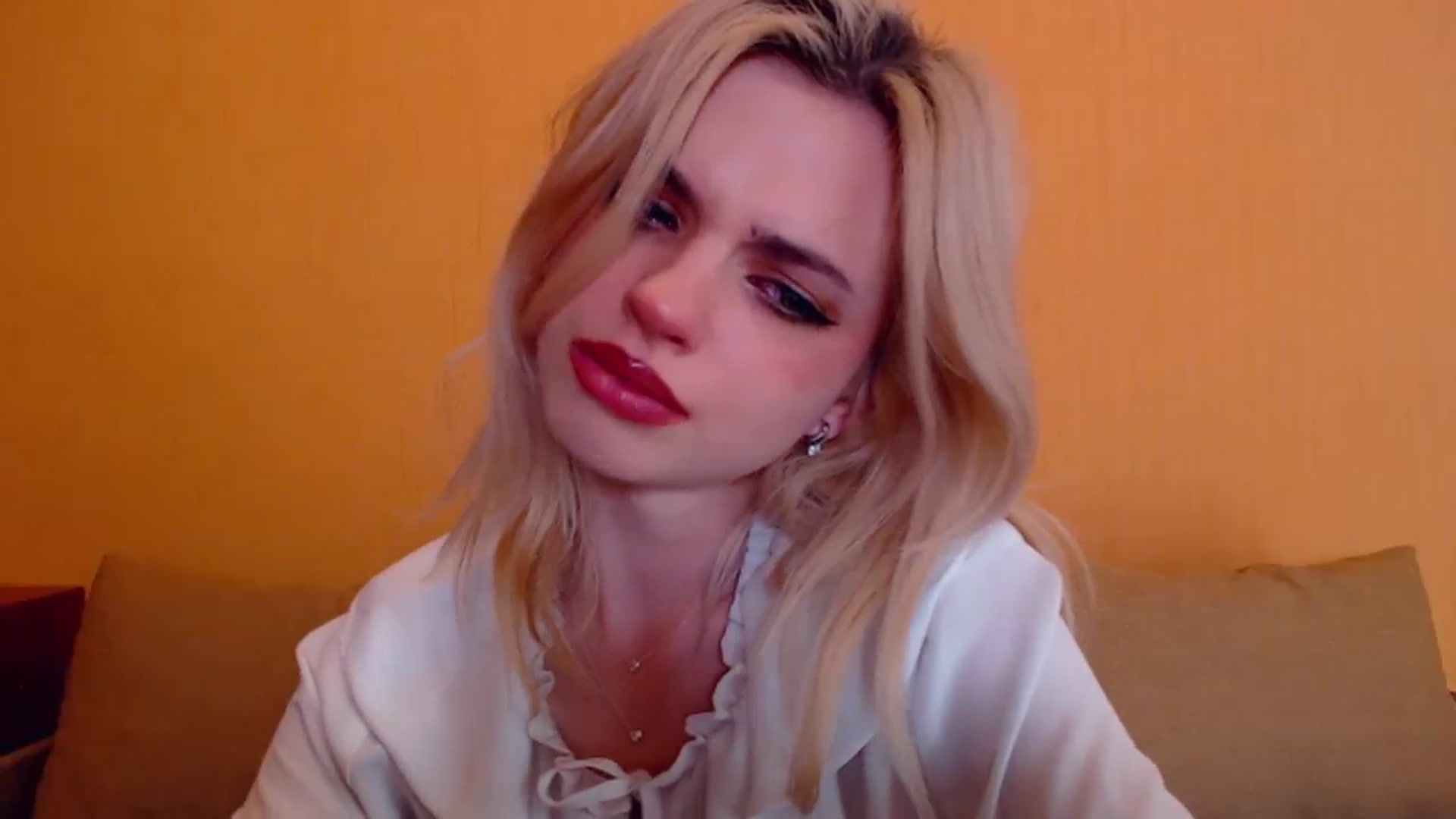 Gallery image thumbnail from Erineys's myfreecams stream on, 01/11/2024, 17:03 image 12 of 20