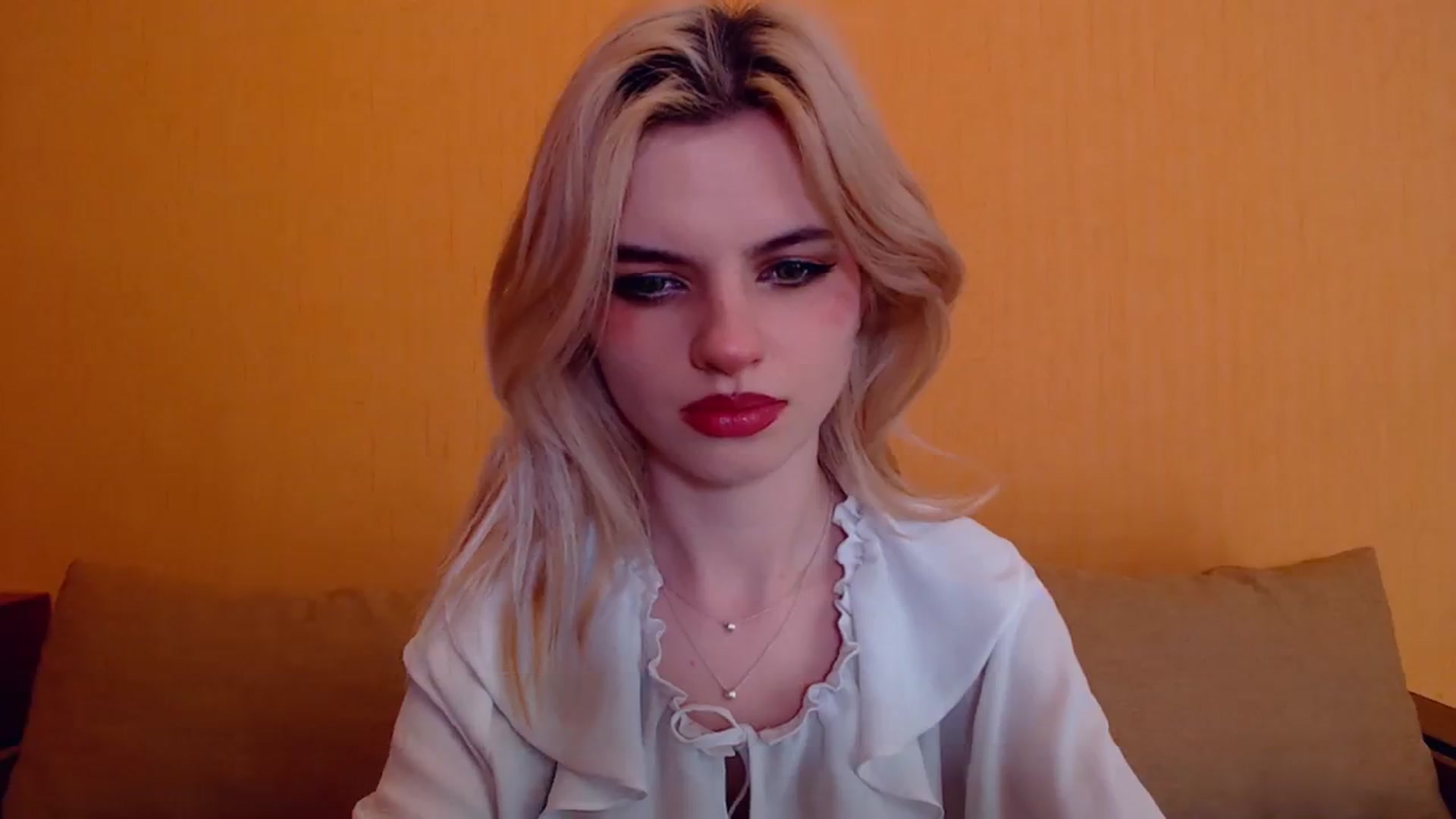 Gallery image thumbnail from Erineys's myfreecams stream on, 01/11/2024, 17:03 image 18 of 20