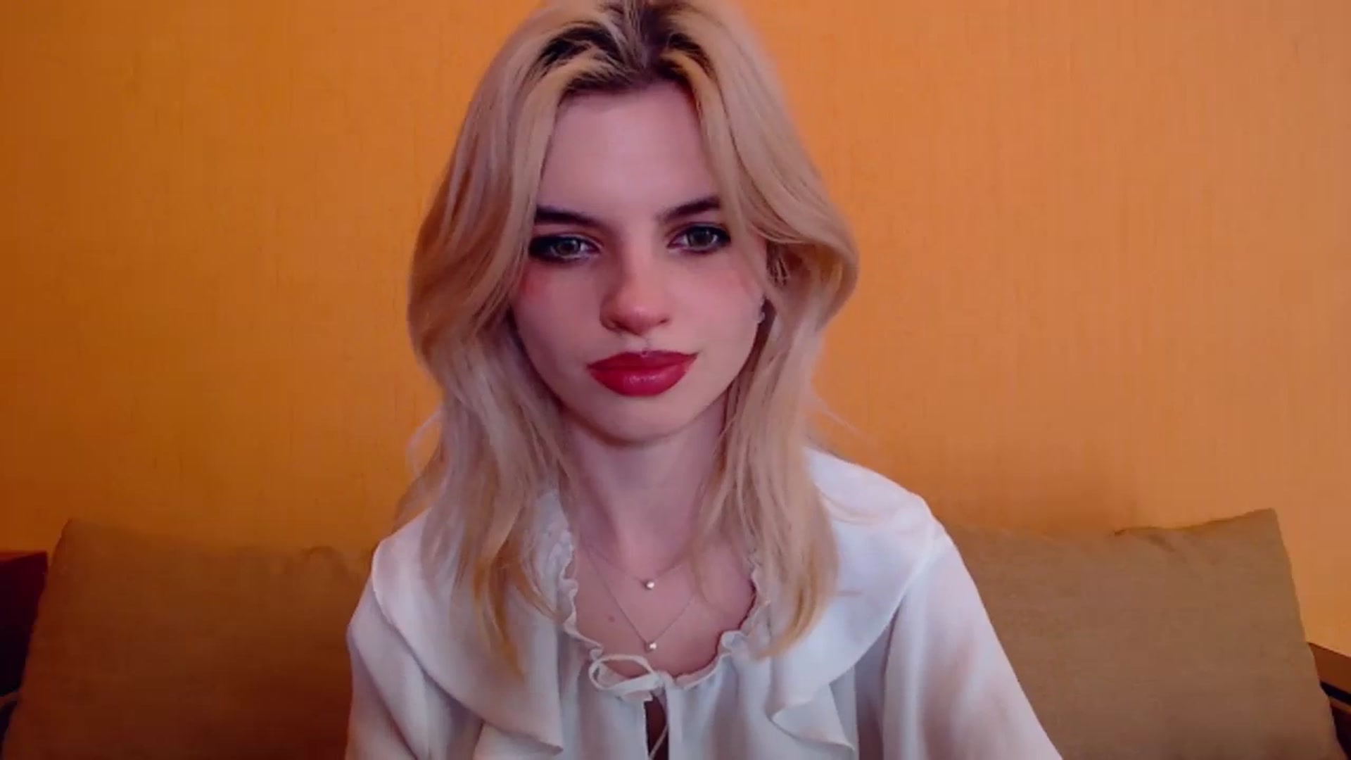 Gallery image thumbnail from Erineys's myfreecams stream on, 01/11/2024, 17:03 image 17 of 20