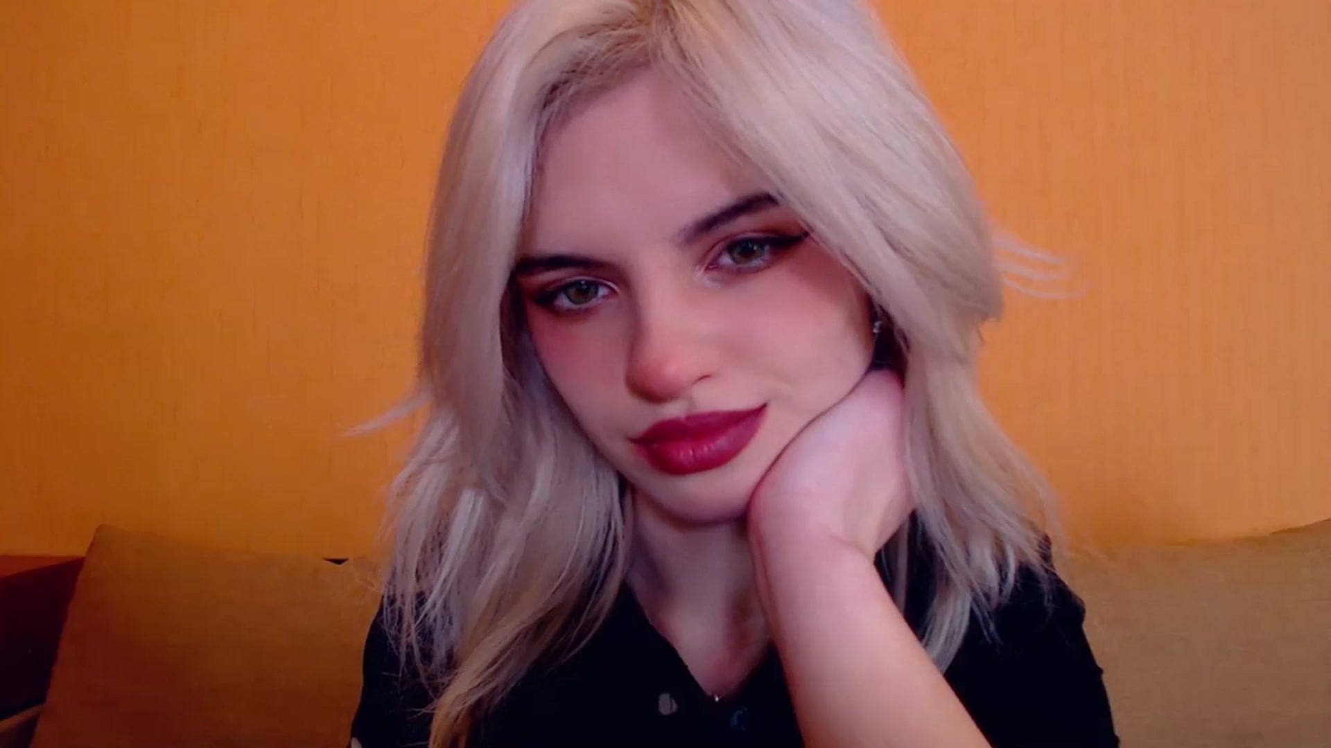 Gallery image thumbnail from Erineys's myfreecams stream on, 01/12/2024, 15:33 image 10 of 20