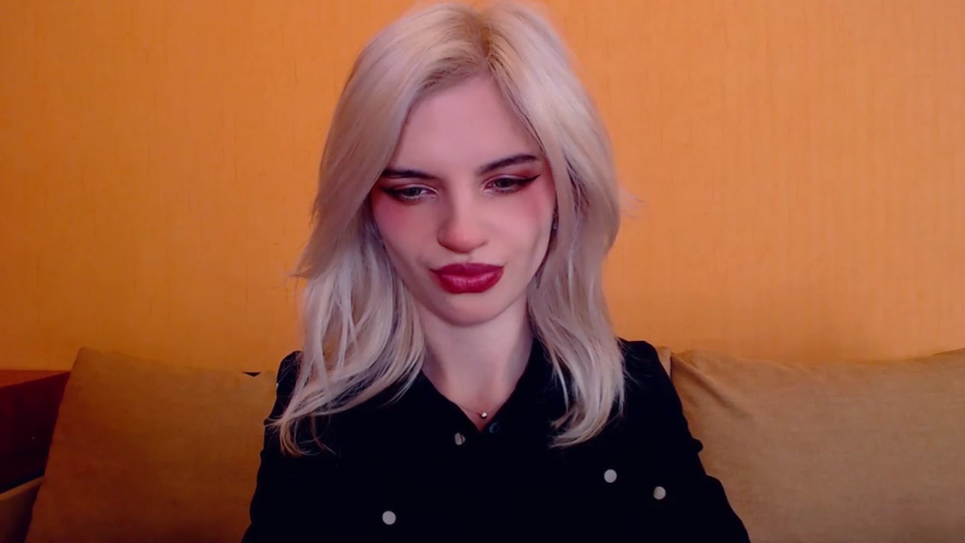 Gallery image thumbnail from Erineys's myfreecams stream on, 01/12/2024, 15:33 image 16 of 20
