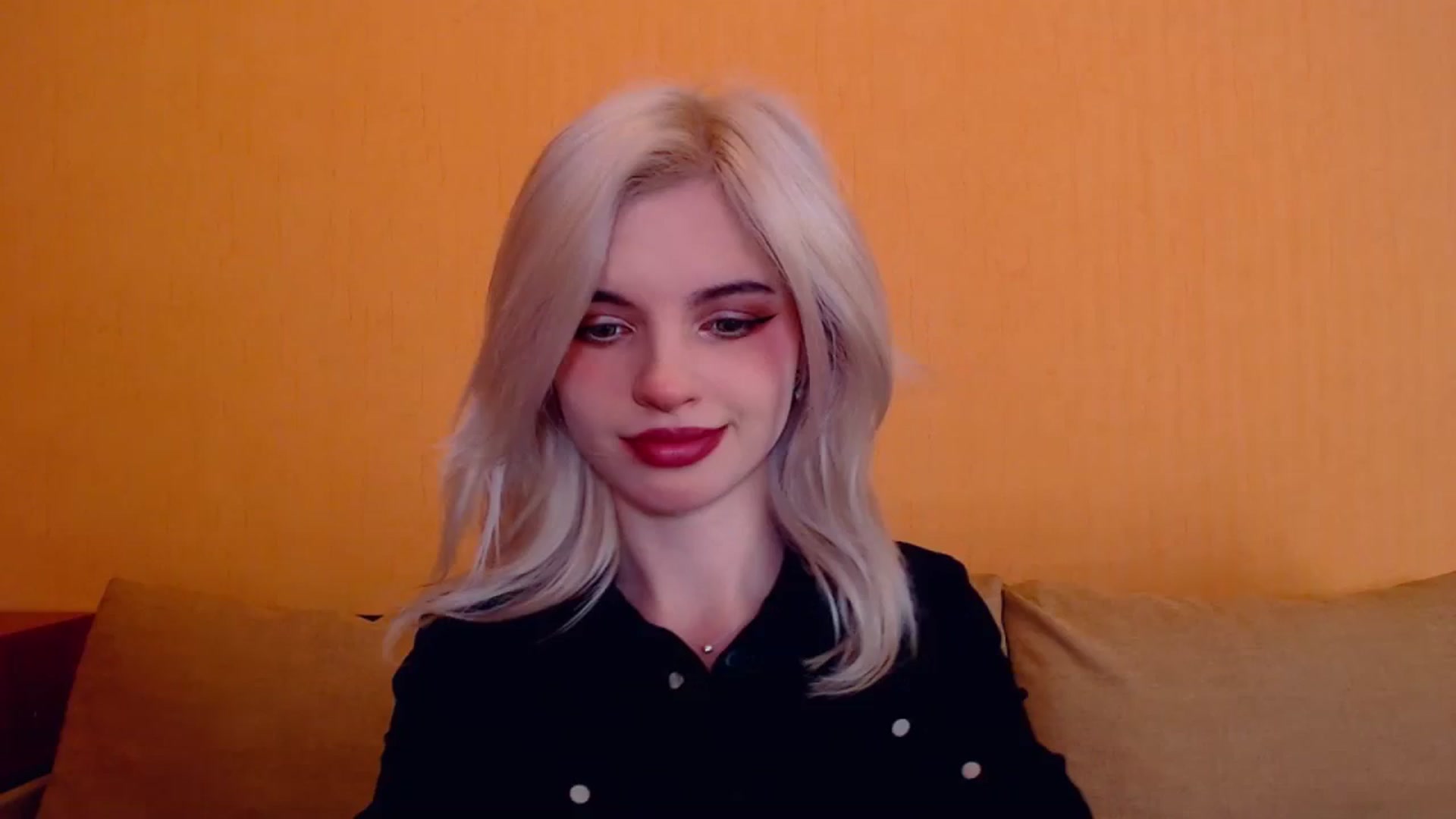 Gallery image thumbnail from Erineys's myfreecams stream on, 01/12/2024, 15:33 image 15 of 20