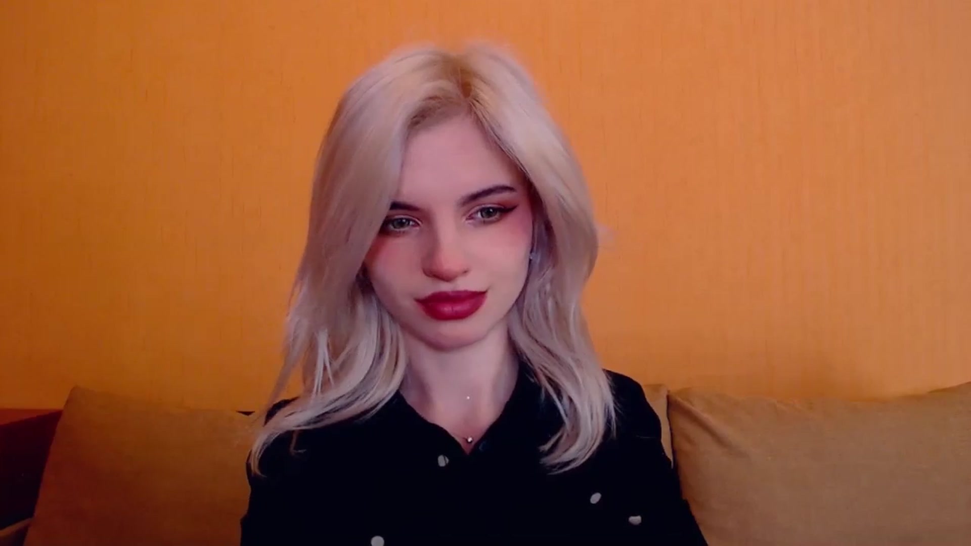 Gallery image thumbnail from Erineys's myfreecams stream on, 01/12/2024, 15:33 image 14 of 20