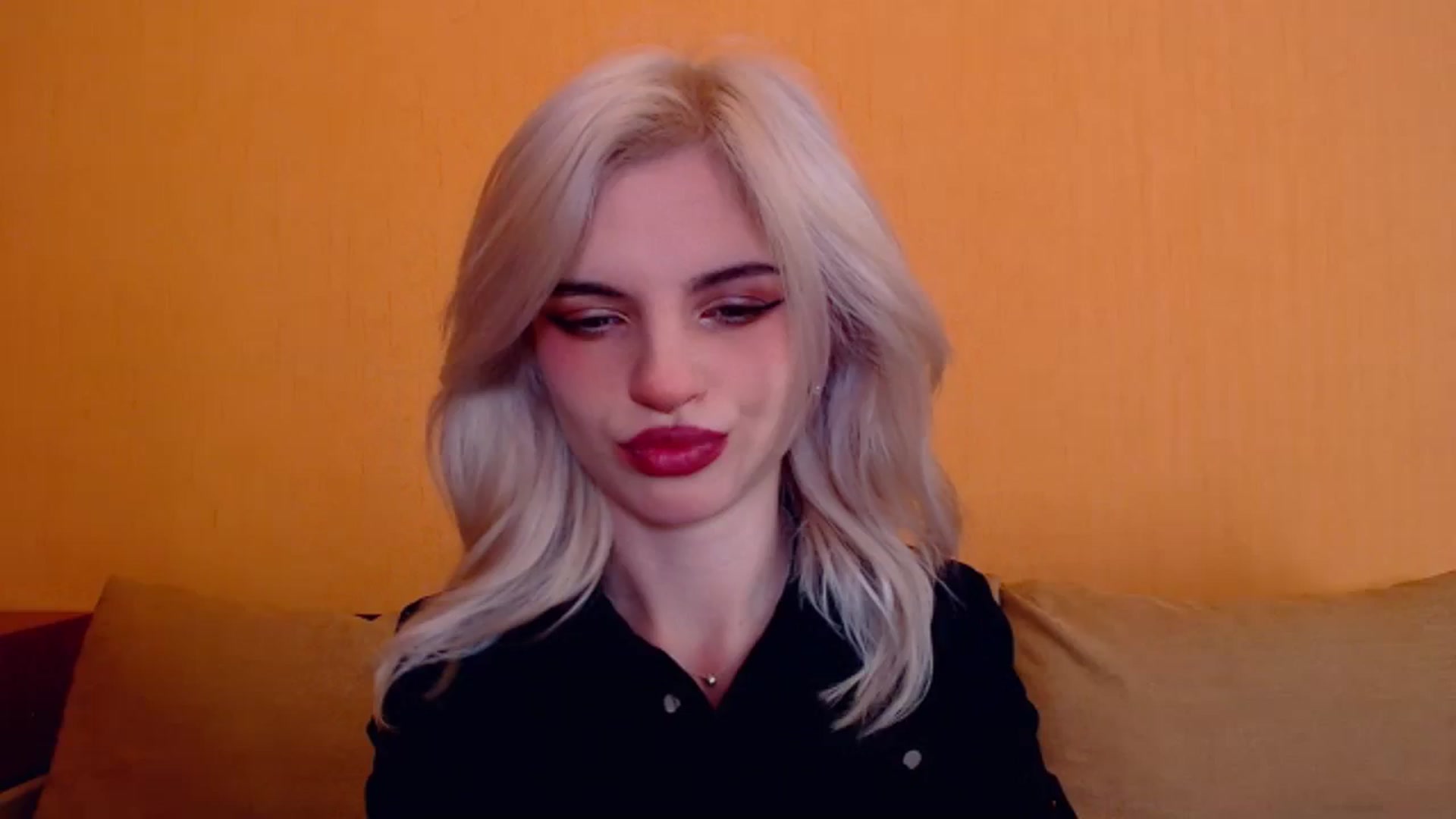 Gallery image thumbnail from Erineys's myfreecams stream on, 01/12/2024, 15:33 image 11 of 20