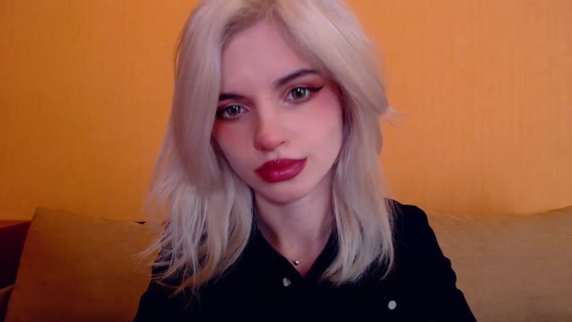 Gallery image thumbnail from Erineys's myfreecams stream on, 01/12/2024, 18:02 image 5 of 20