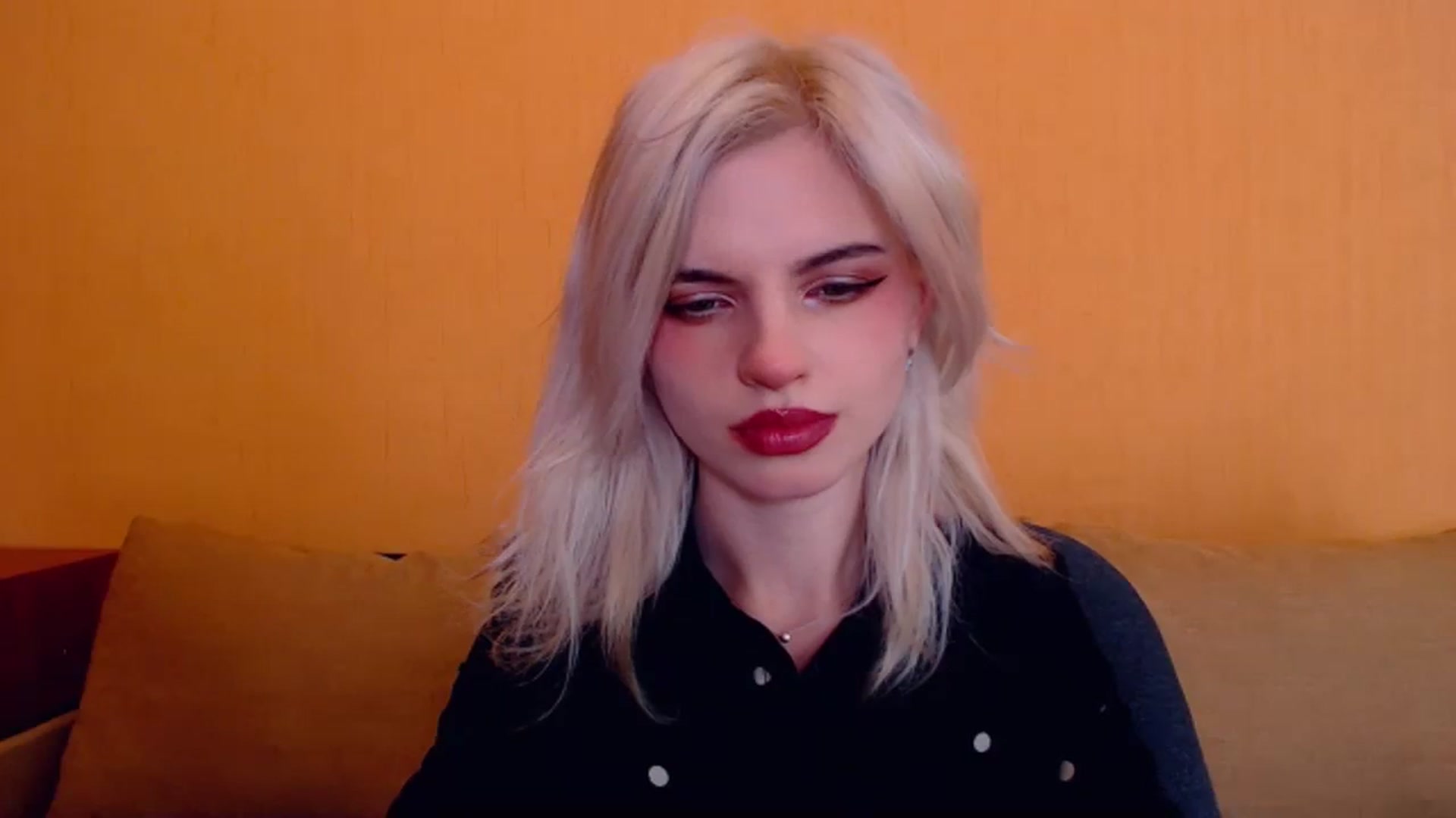 Gallery image thumbnail from Erineys's myfreecams stream on, 01/12/2024, 18:02 image 7 of 20