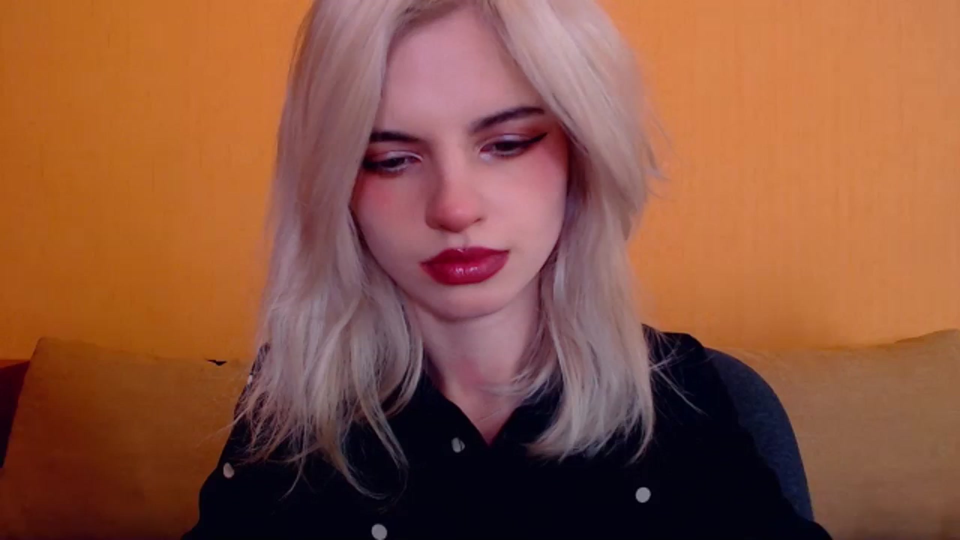 Gallery image thumbnail from Erineys's myfreecams stream on, 01/12/2024, 18:02 image 1 of 20