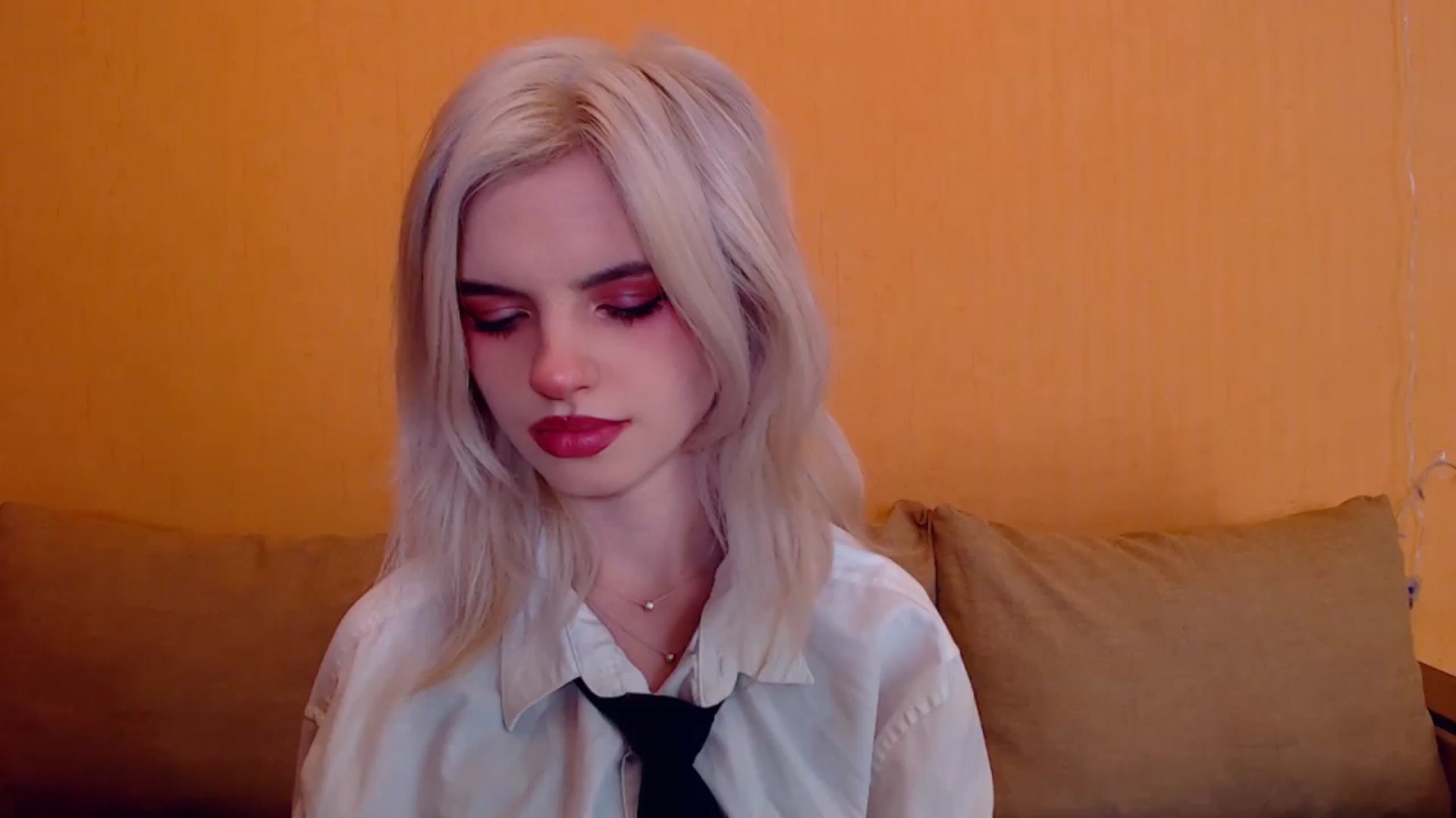 Gallery image thumbnail from Erineys's myfreecams stream on, 01/14/2024, 15:39 image 2 of 20