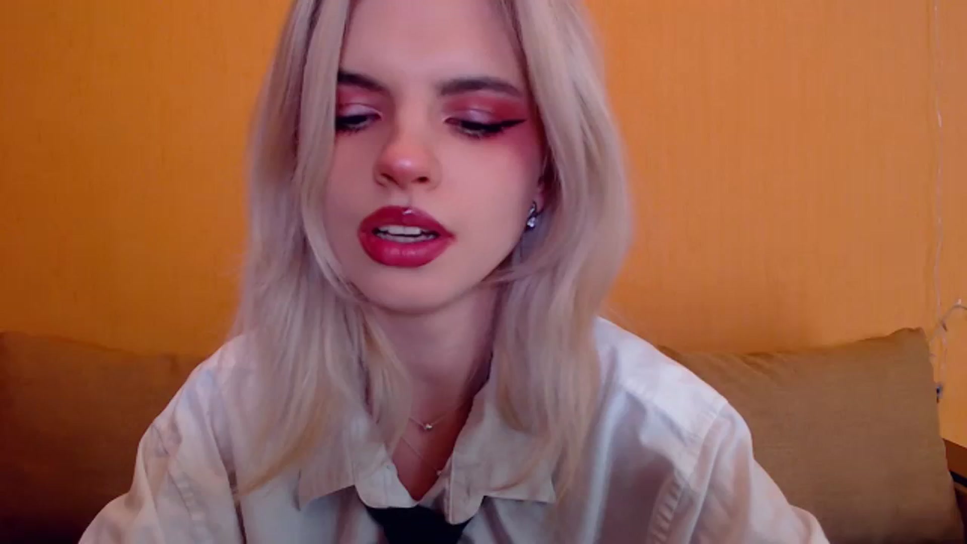 Gallery image thumbnail from Erineys's myfreecams stream on, 01/14/2024, 15:39 image 8 of 20