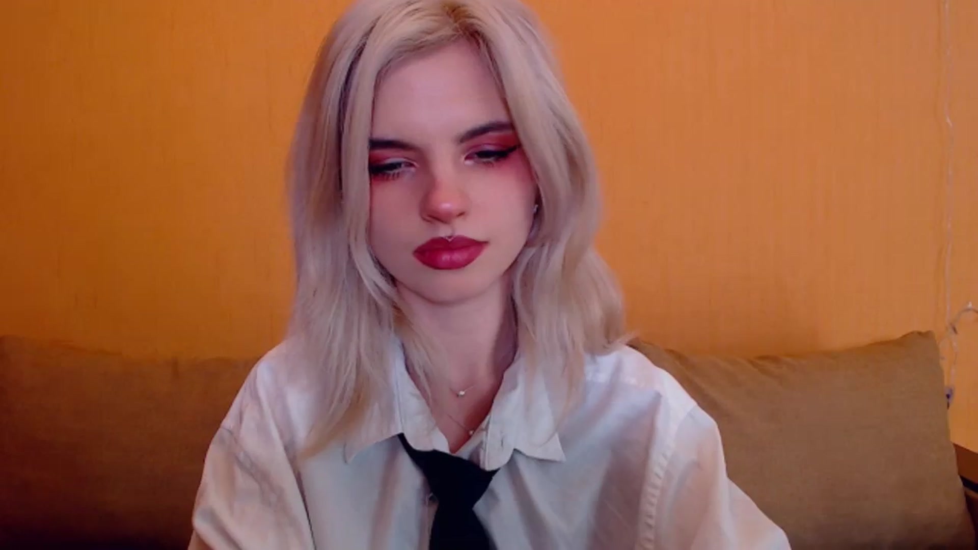Gallery image thumbnail from Erineys's myfreecams stream on, 01/14/2024, 15:39 image 19 of 20