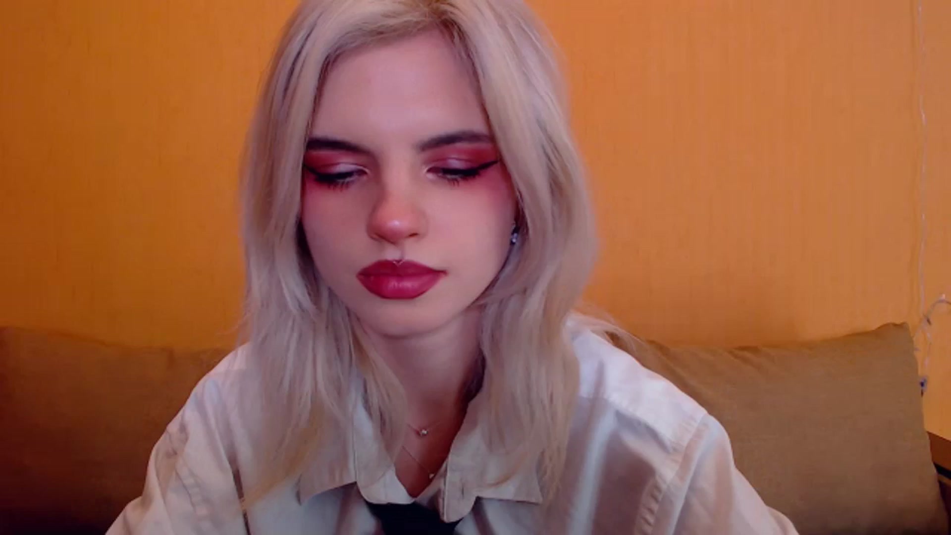 Gallery image thumbnail from Erineys's myfreecams stream on, 01/14/2024, 15:39 image 12 of 20