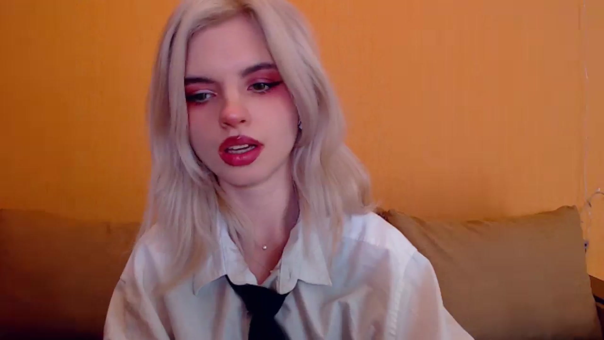 Gallery image thumbnail from Erineys's myfreecams stream on, 01/14/2024, 15:39 image 17 of 20