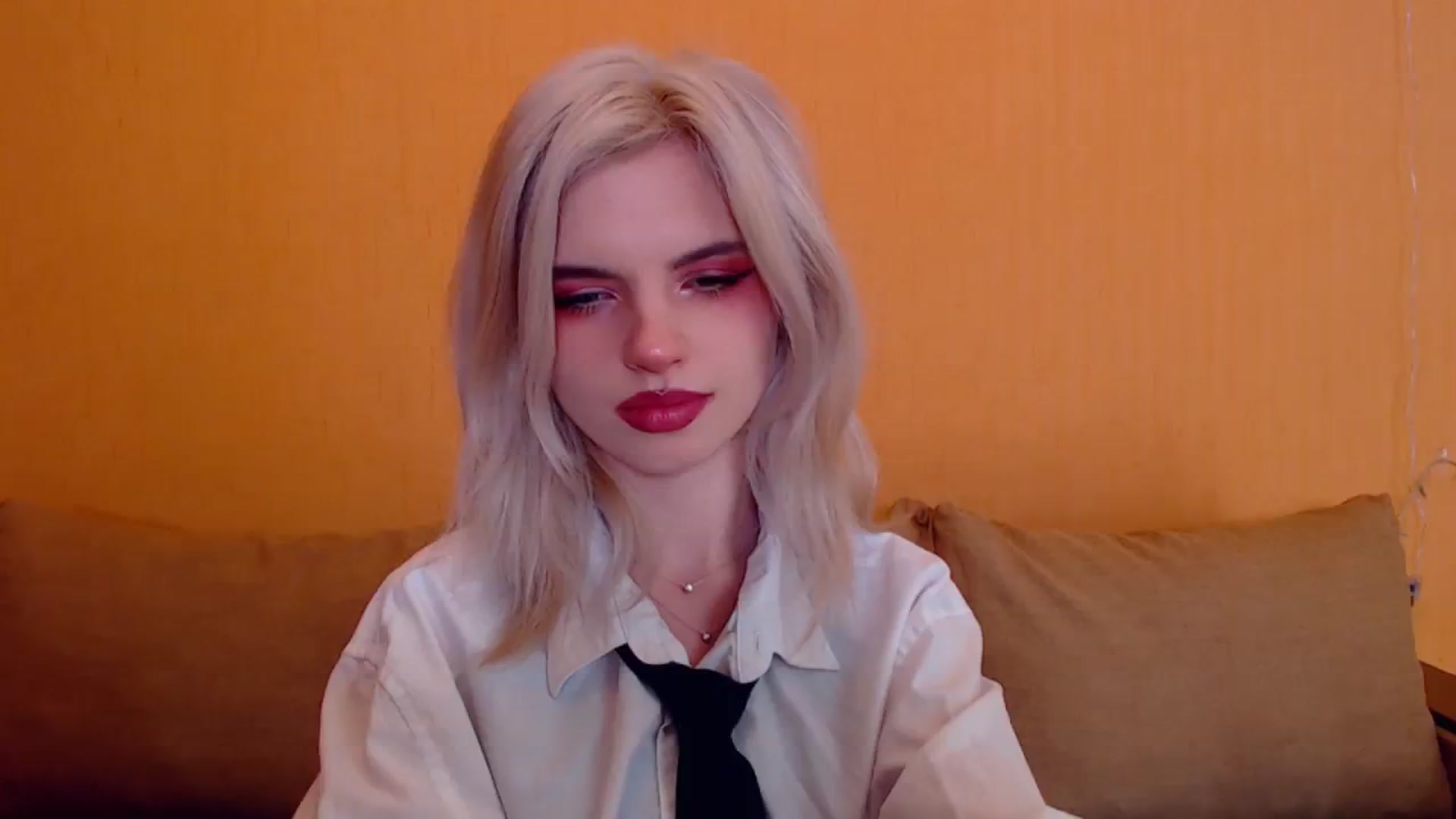 Gallery image thumbnail from Erineys's myfreecams stream on, 01/14/2024, 15:39 image 5 of 20