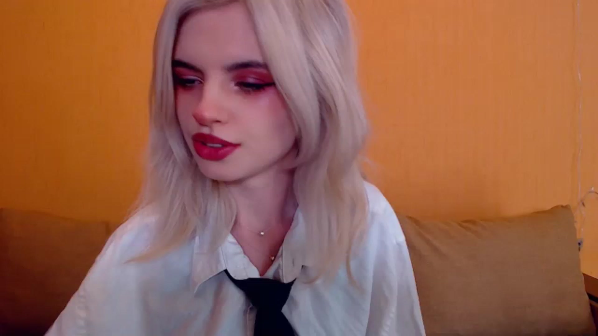 Gallery image thumbnail from Erineys's myfreecams stream on, 01/14/2024, 15:39 image 6 of 20