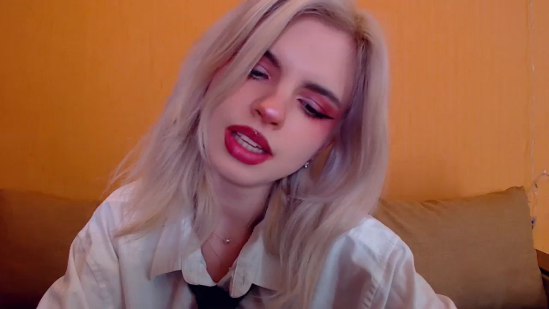 Gallery image thumbnail from Erineys's myfreecams stream on, 01/14/2024, 15:39 image 9 of 20